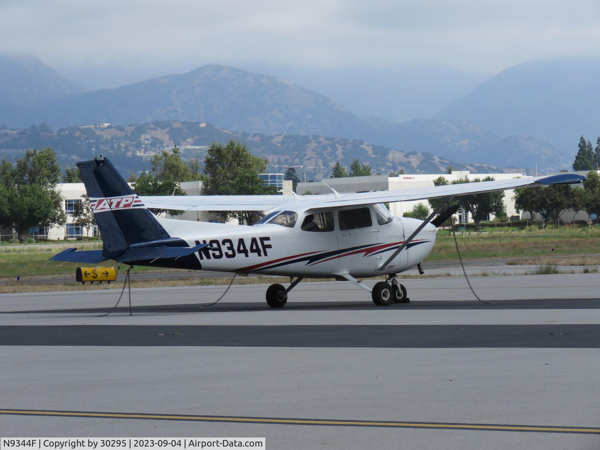 N9344F, 1997 Cessna 172R C/N 17280166, Parked