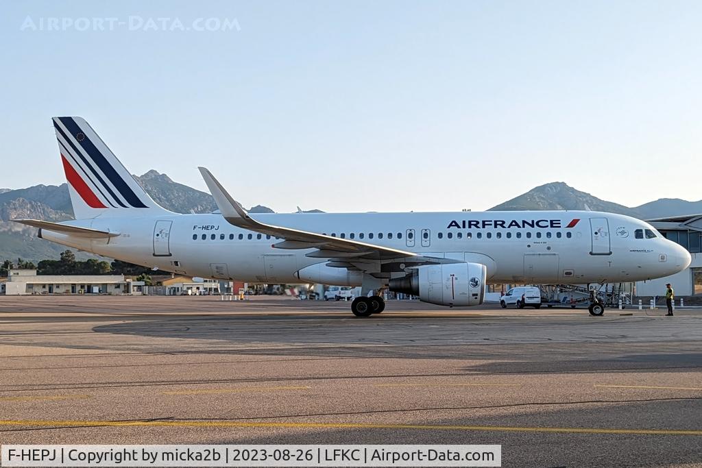 F-HEPJ, 2017 Airbus A320-214 C/N 7873, Parked