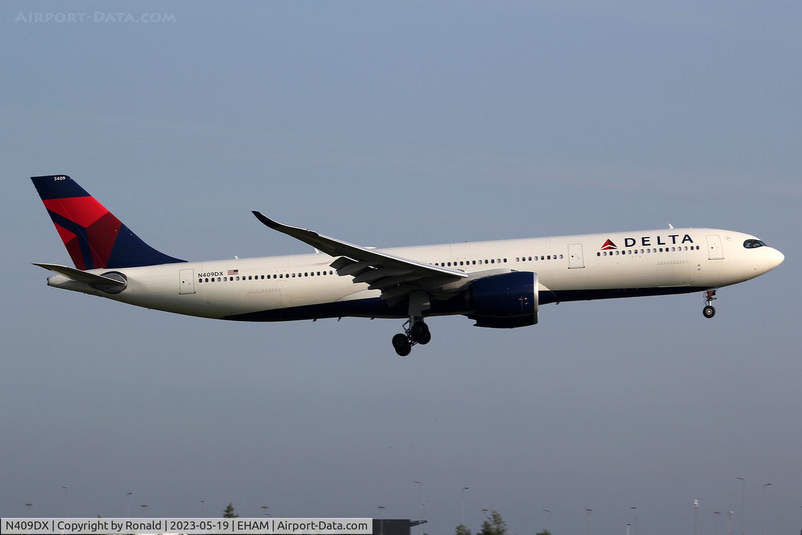 N409DX, 2021 Airbus A330-941 C/N 1983, at spl