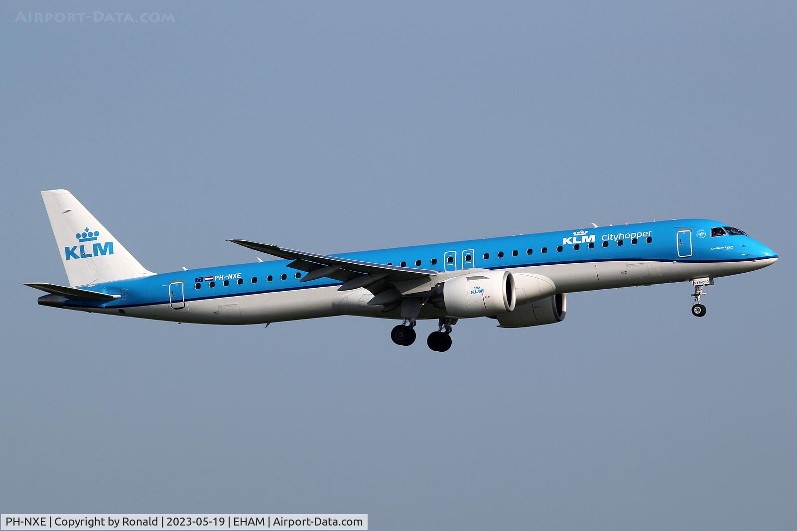 PH-NXE, 2021 Embraer ERJ-195-E2 (ERJ-190-400 STD) C/N 19020060, at spl
