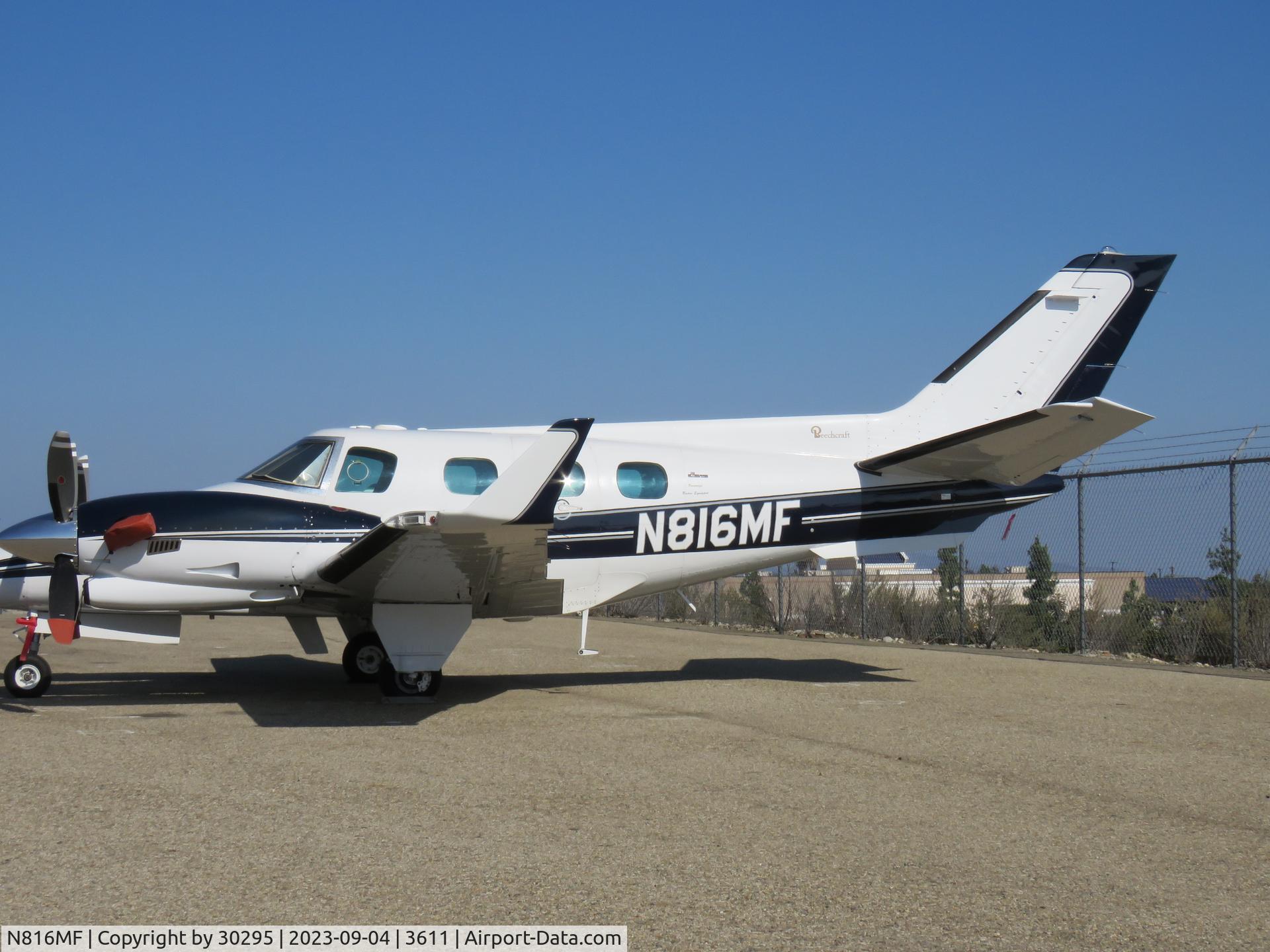 N816MF, 1981 Beech B-60 Duke C/N P-577, Parked