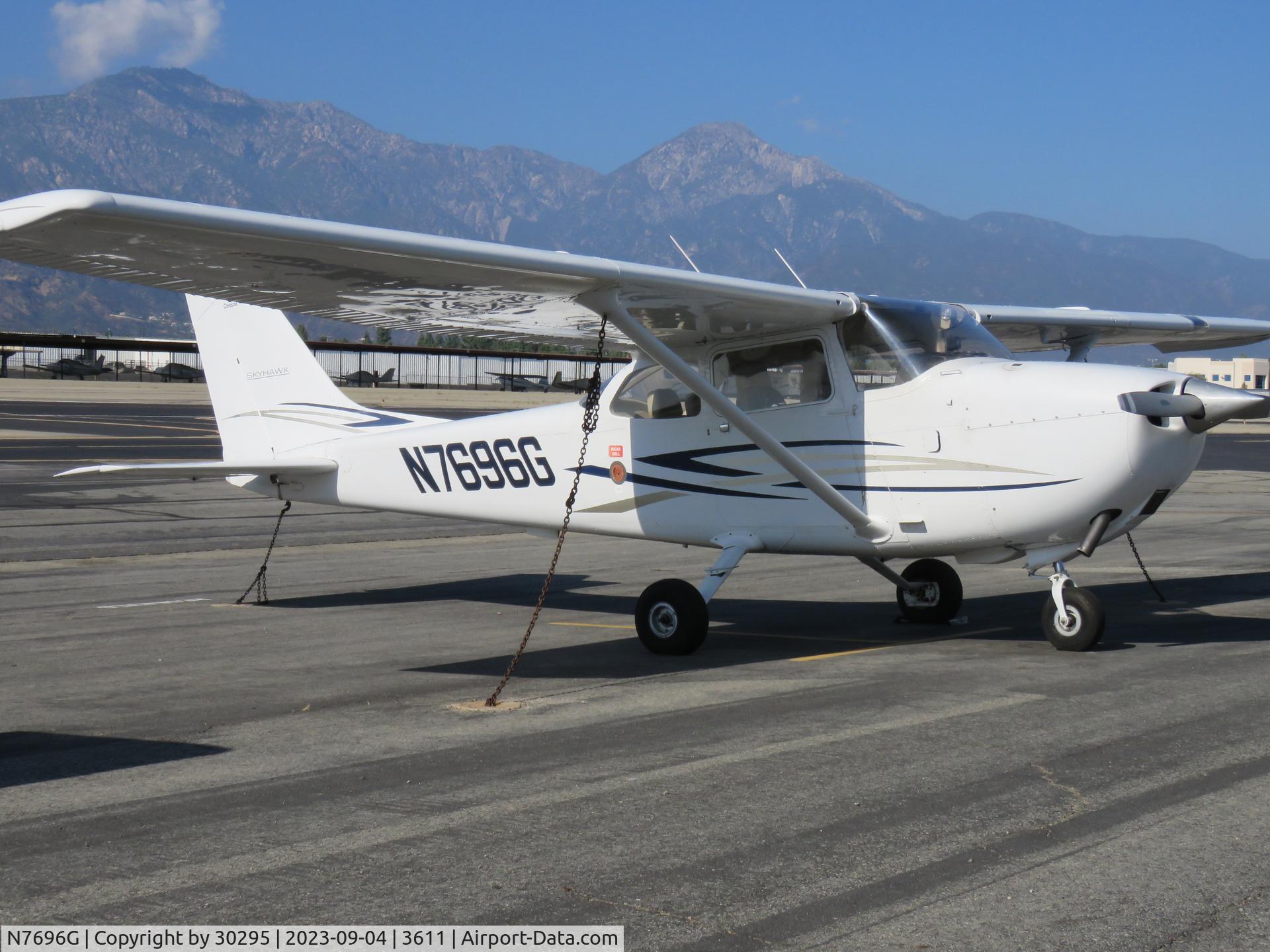 N7696G, 1970 Cessna 172L C/N 17259396, Parked