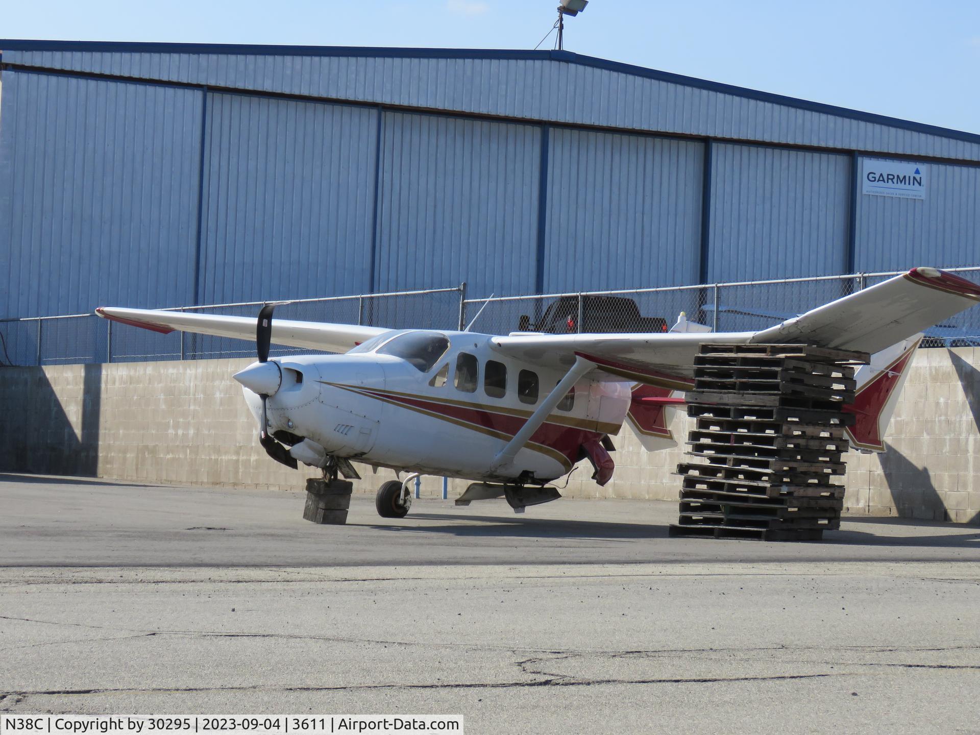 N38C, 1973 Cessna T337G Turbo Super Skymaster C/N P3370097, Landing mishap