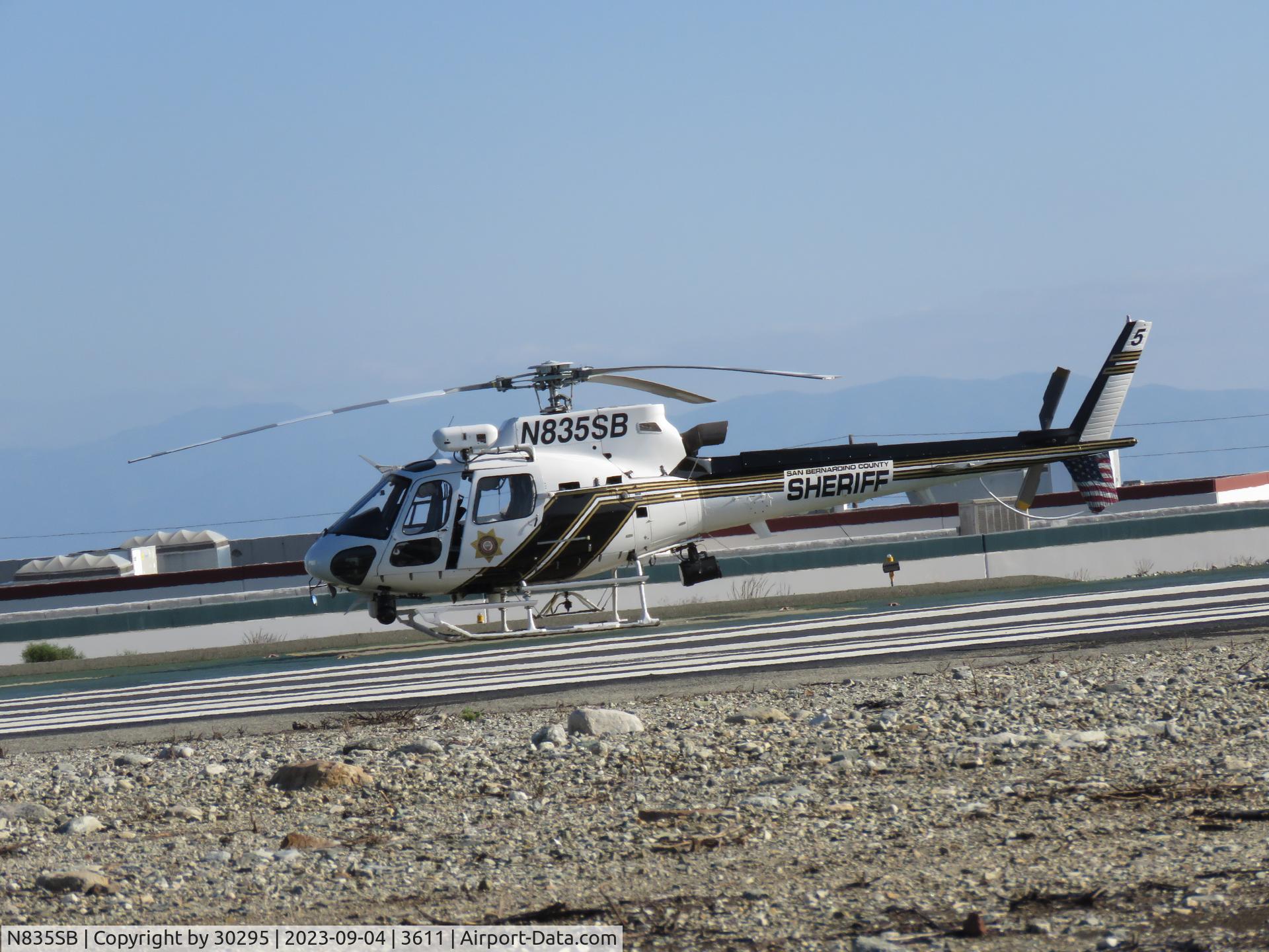 N835SB, 2016 Airbus Helicopter AS350B-3 C/N 8221, Parked