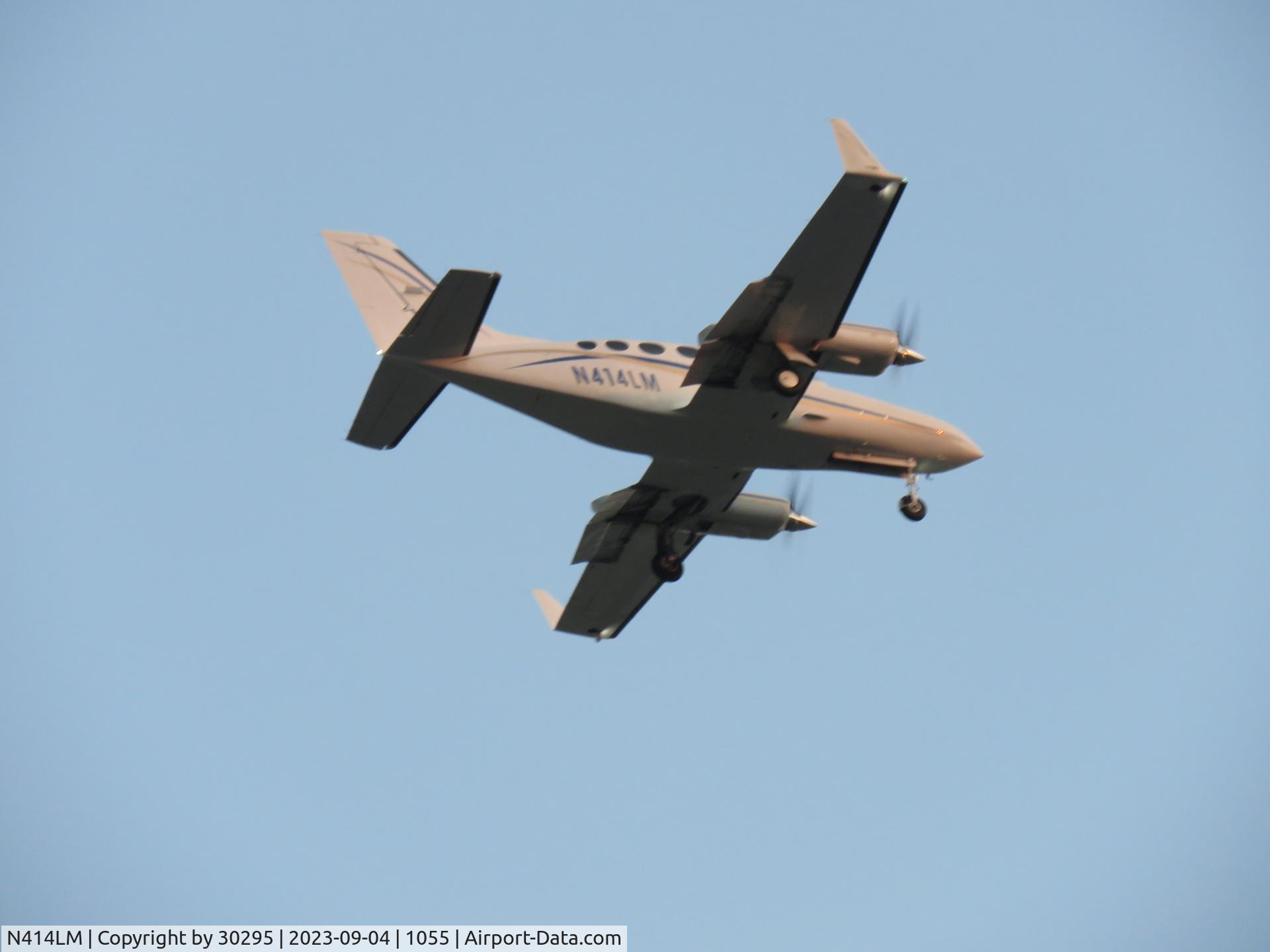 N414LM, 1980 Cessna 414A Chancellor C/N 414A0512, Turning South