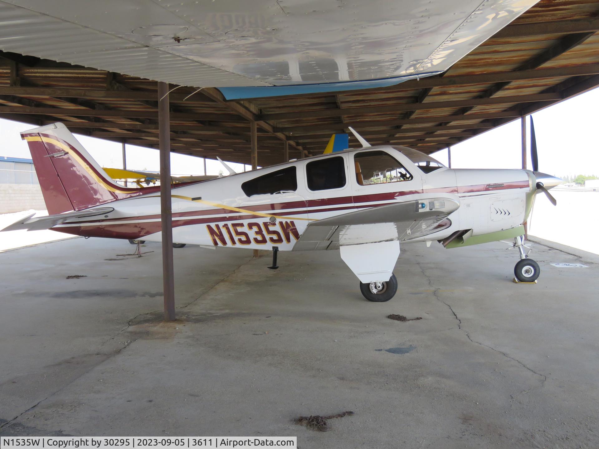 N1535W, 1972 Beech F33A Bonanza C/N CE-374, Parked