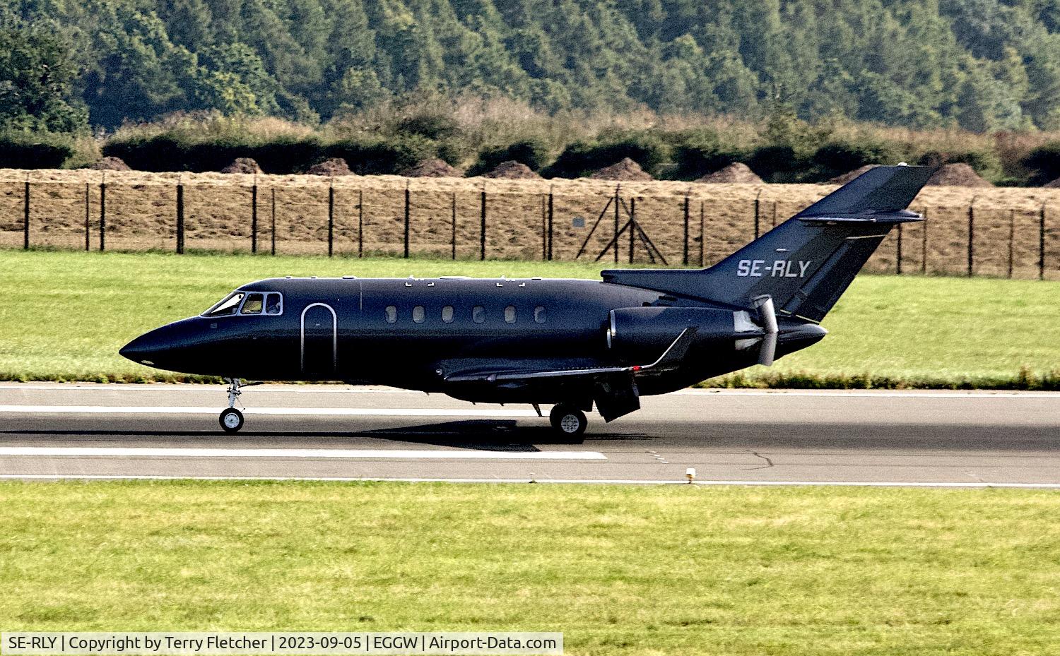 SE-RLY, 2011 Hawker Beechcraft 900XP C/N HA-0182, At Luton Airport