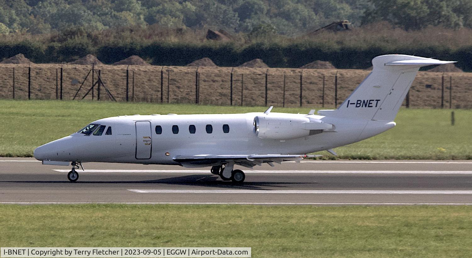 I-BNET, 1998 Cessna 650 Citation VII C/N 650-7085, At Luton Airport