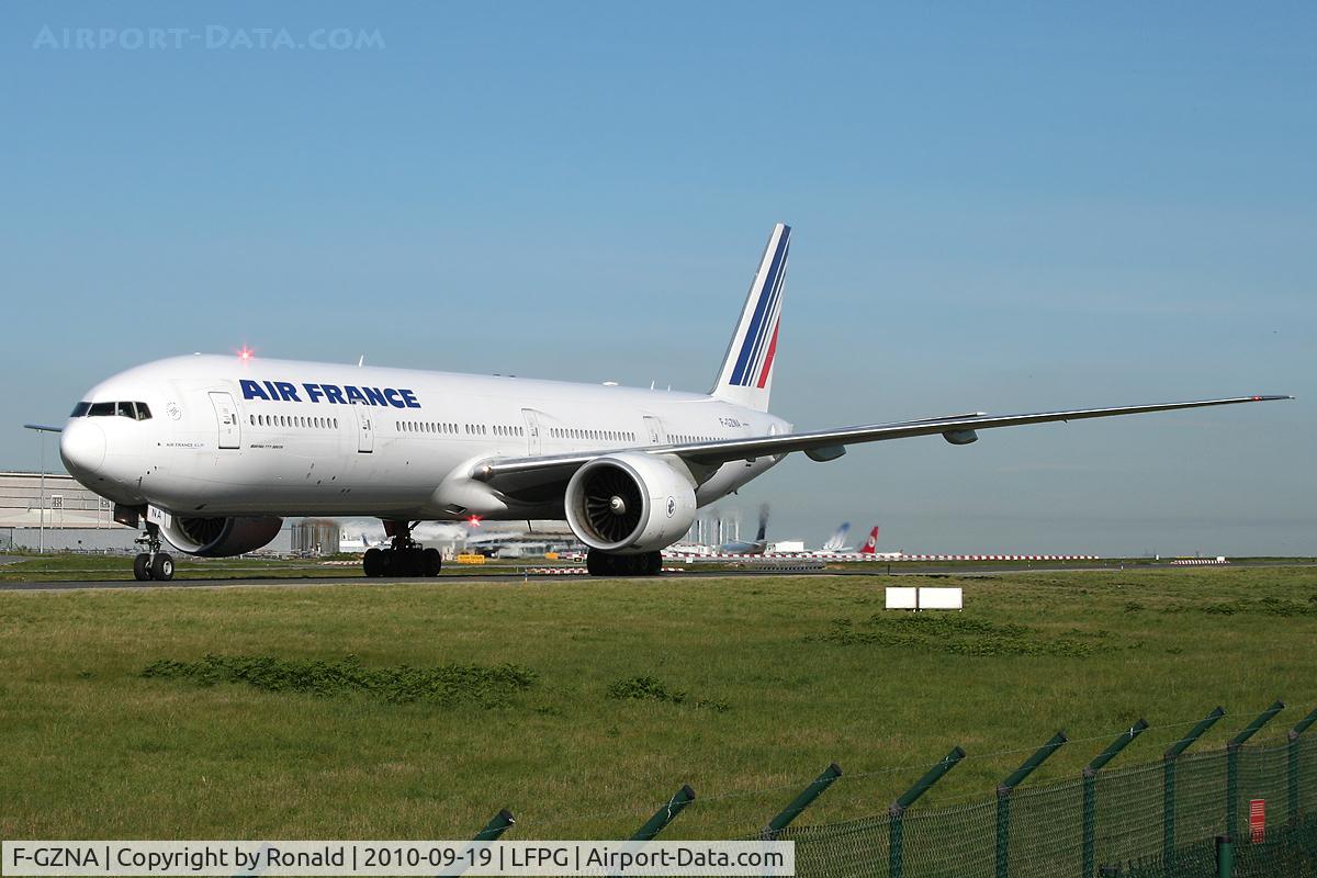 F-GZNA, 2007 Boeing 777-328/ER C/N 35297, at cdg