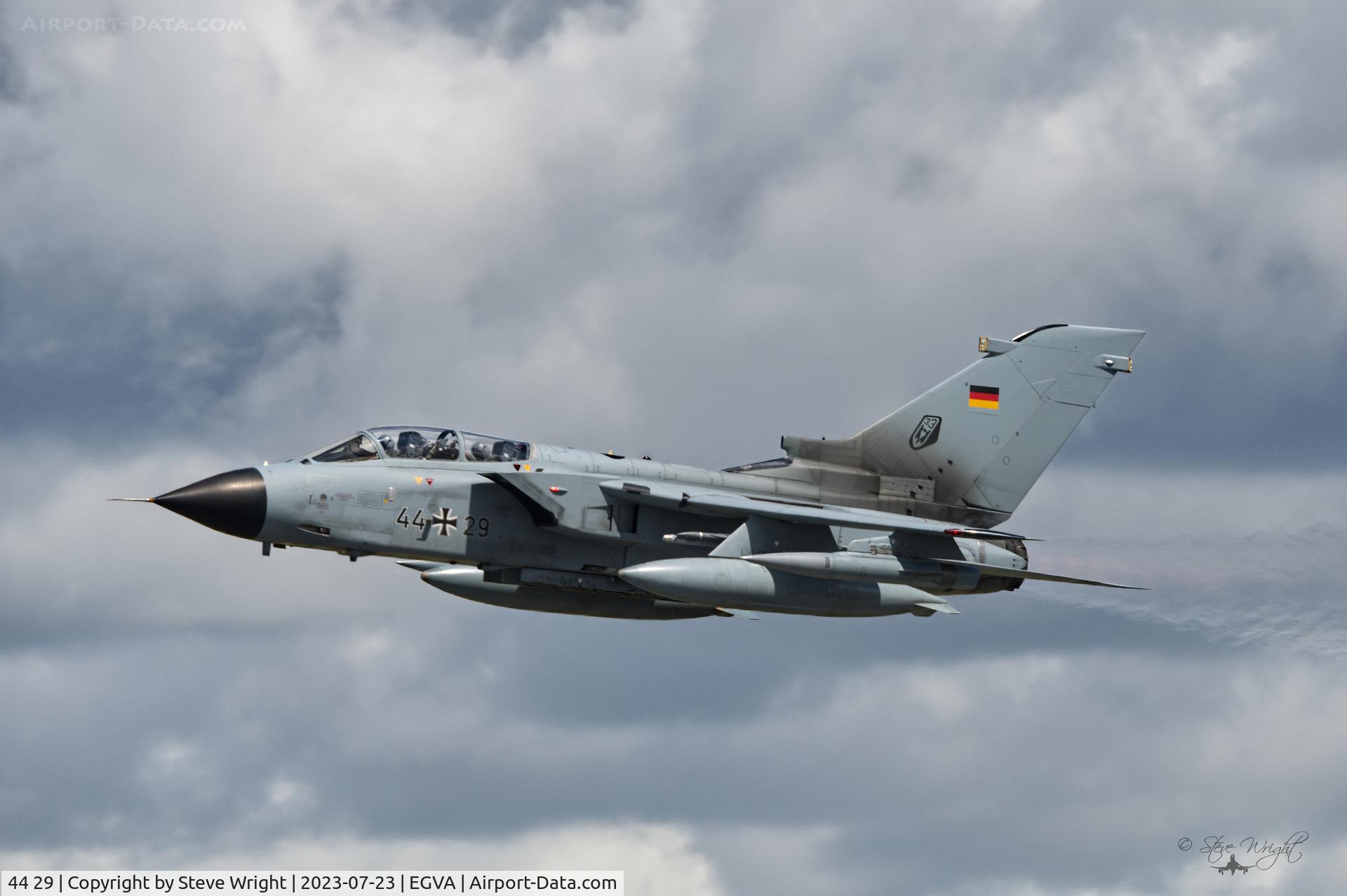 44 29, Panavia Tornado IDS C/N 327/GS090/4129, RIAT 23 RAF Fairford UK