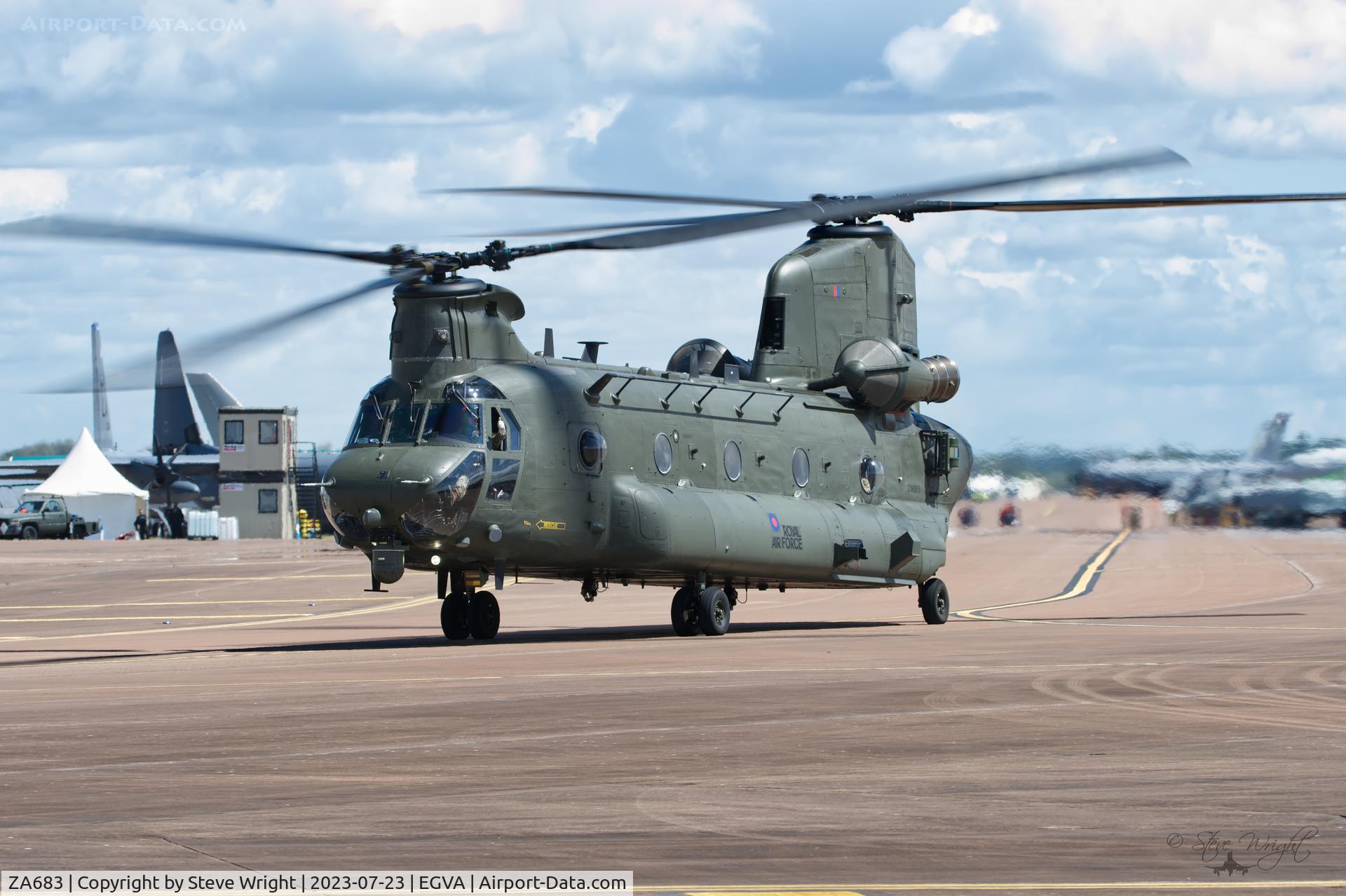 ZA683, Boeing Vertol Chinook HC.6A C/N MA014/M7031, RIAT 23 RAF Fairford UK