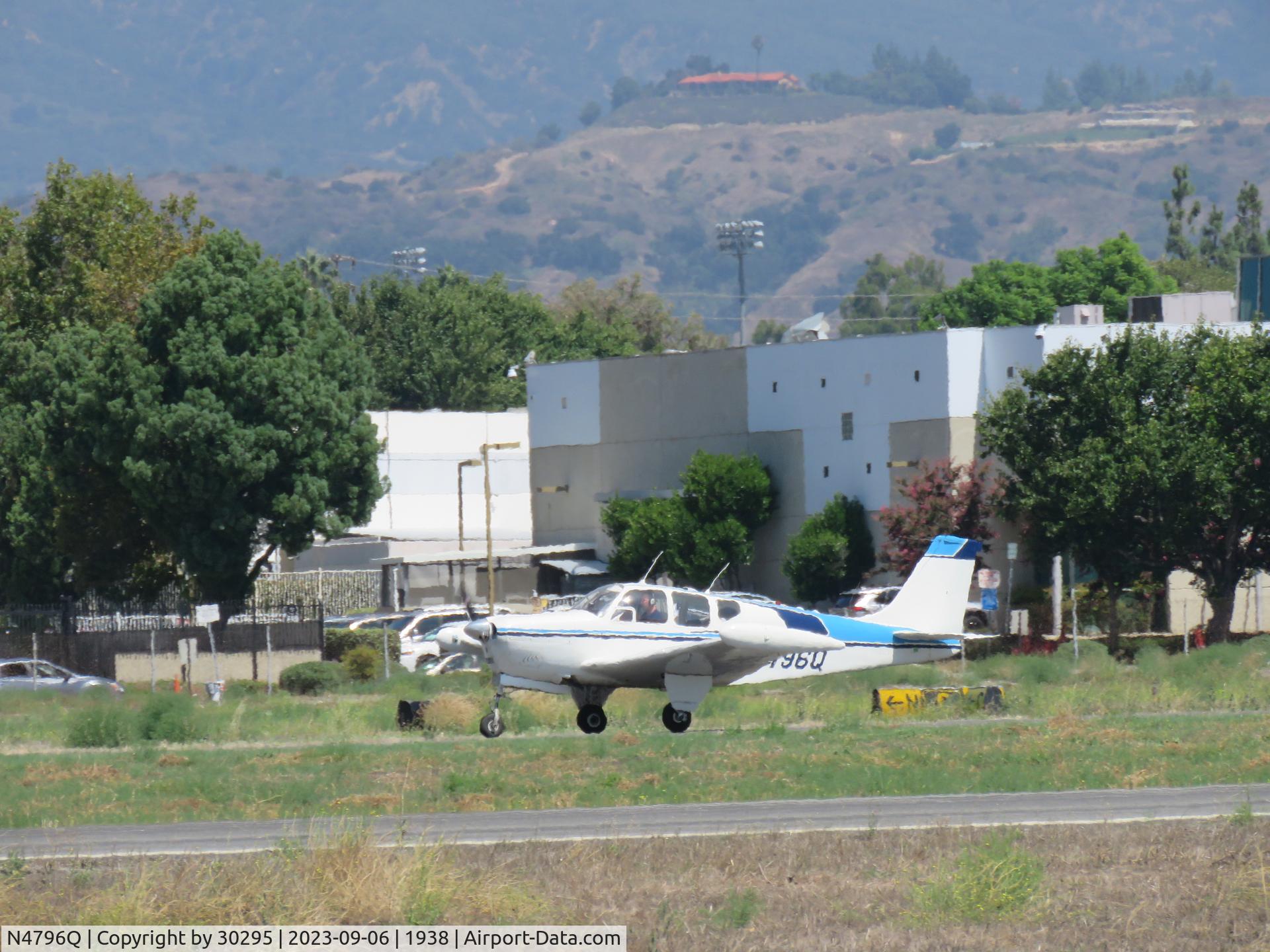 N4796Q, 1964 Beech 35-B33 Debonair C/N CD-763, Powering up for take off
