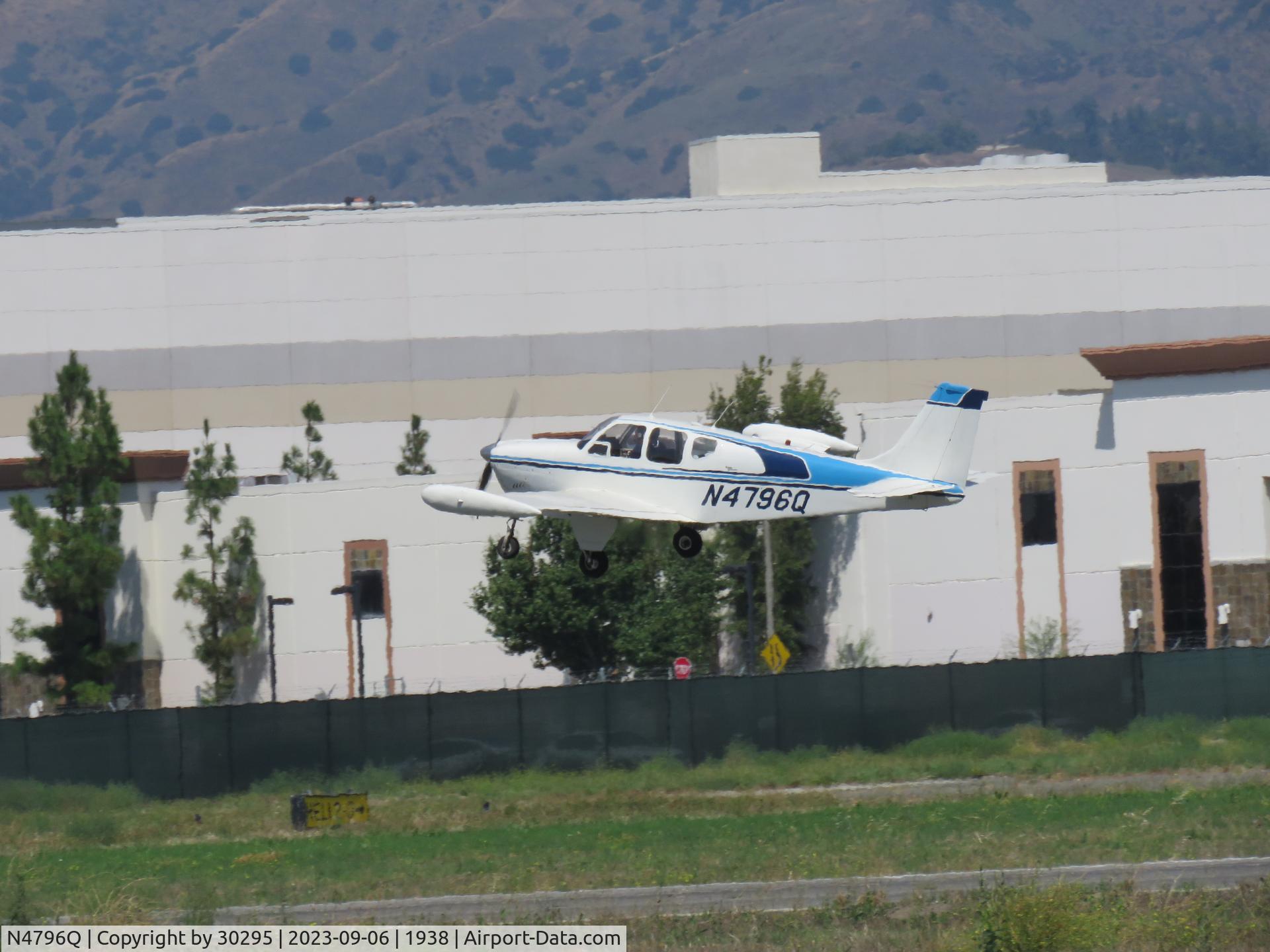 N4796Q, 1964 Beech 35-B33 Debonair C/N CD-763, Westbound