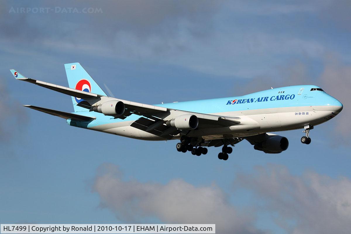 HL7499, 2004 Boeing 747-4B5F/SCD C/N 33517, at spl