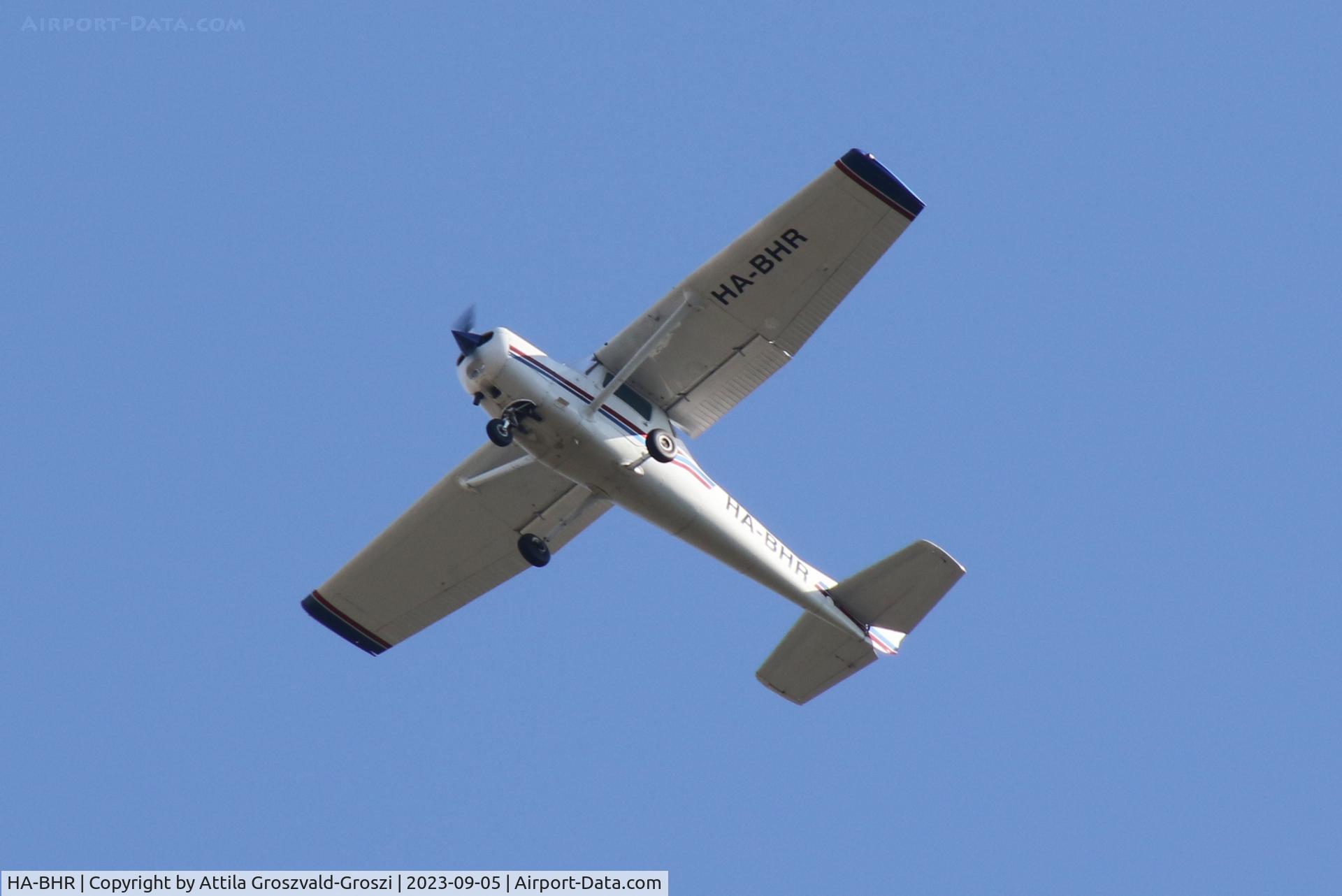 HA-BHR, 1978 Cessna 152 C/N 152-81906, in the airspace of Veszprém city, Hungary