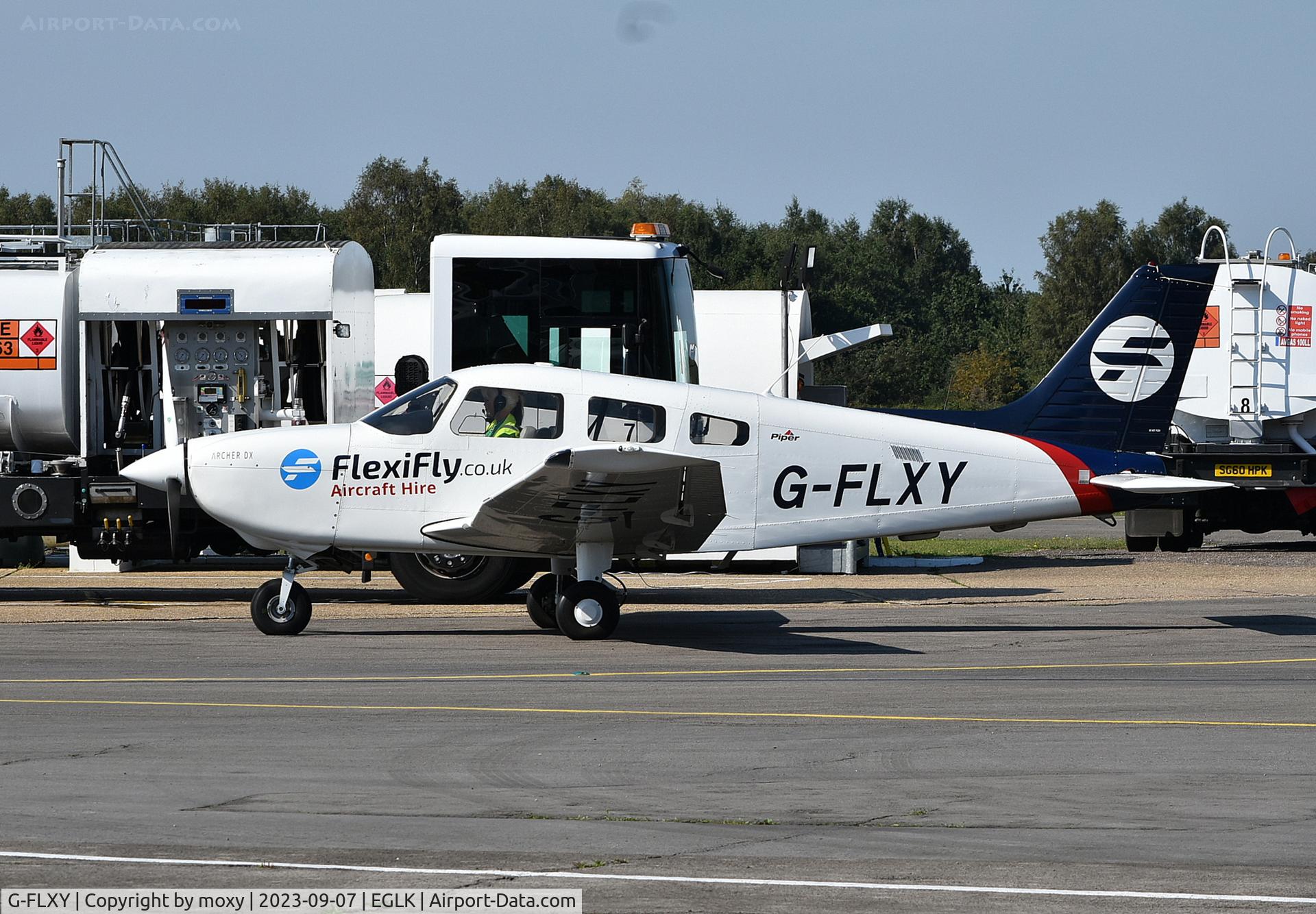 G-FLXY, 2017 Piper PA-28-181 Cherokee Archer III C/N 2843927, Piper PA-28-181 Cherokee Archer III at Blackbushe.