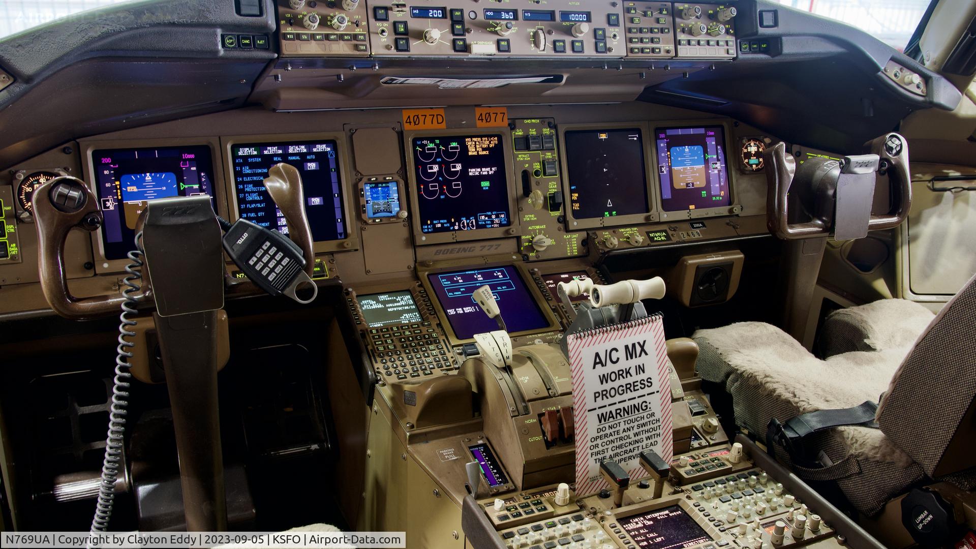 N769UA, 1995 Boeing 777-222 C/N 26921, Flightdeck. SFO 2023.