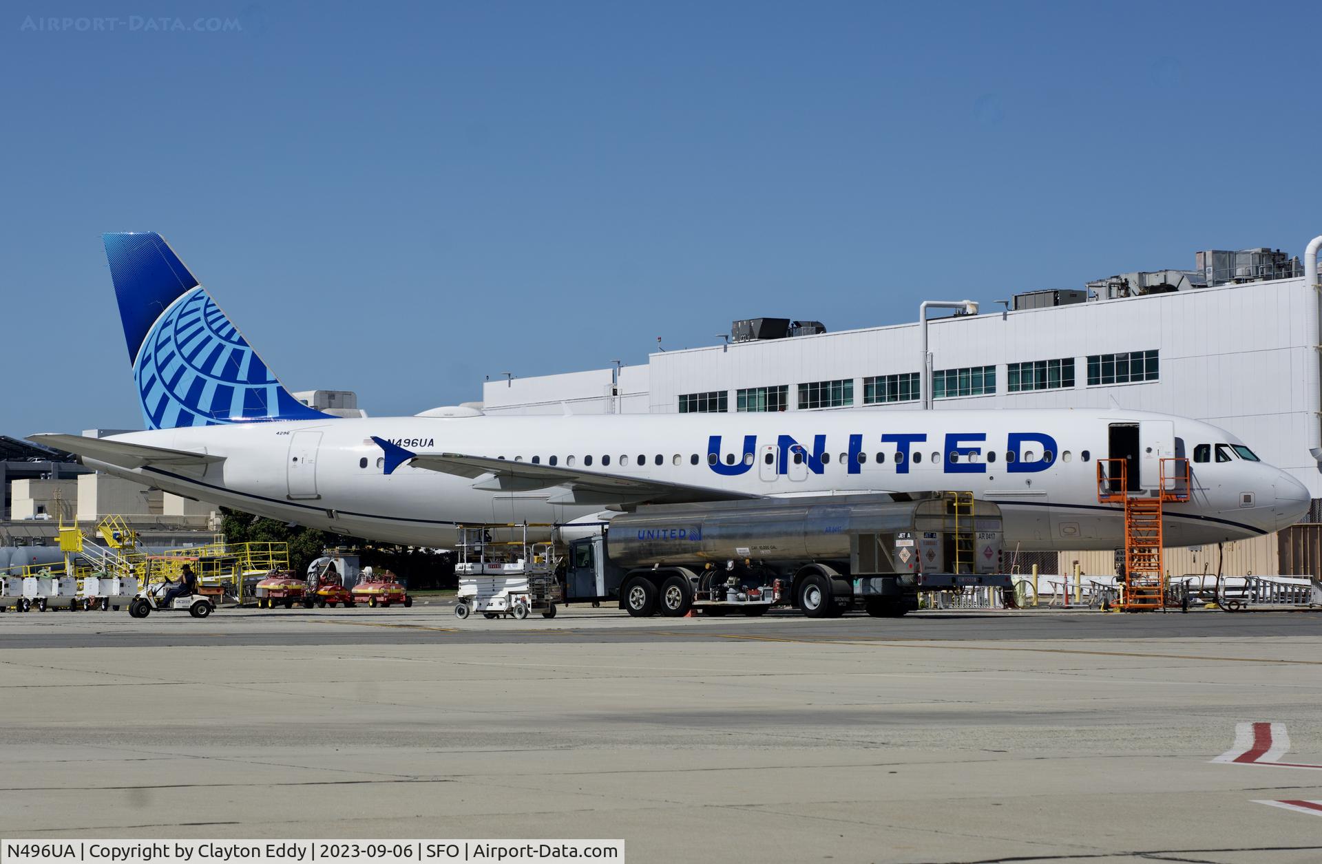 N496UA, 2002 Airbus A320-232 C/N 1845, SFO 2023.