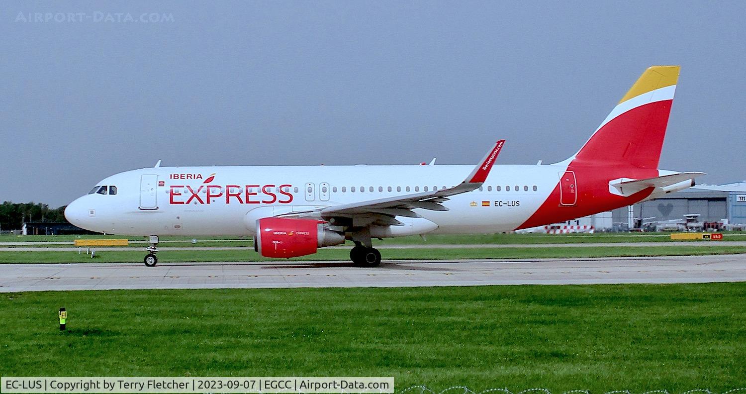 EC-LUS, 2013 Airbus A320-216 C/N 5501, At Manchester Airport