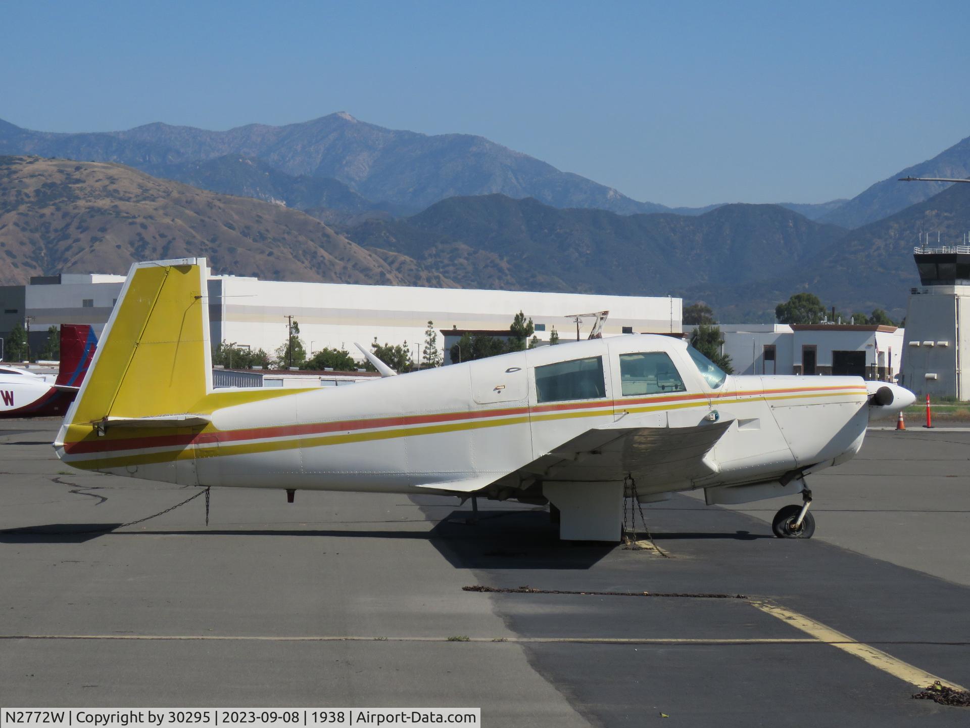 N2772W, 1966 Mooney M20E C/N 1058, Parked