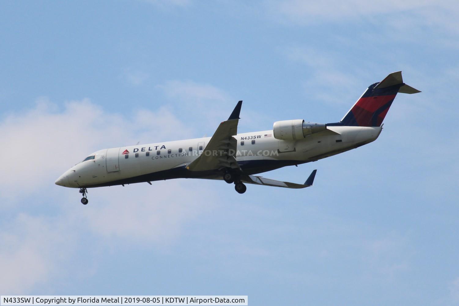 N433SW, 2001 Bombardier CRJ-200LR (CL-600-2B19) C/N 7550, SKW/DAL CRJ2 zx PLN-DTW