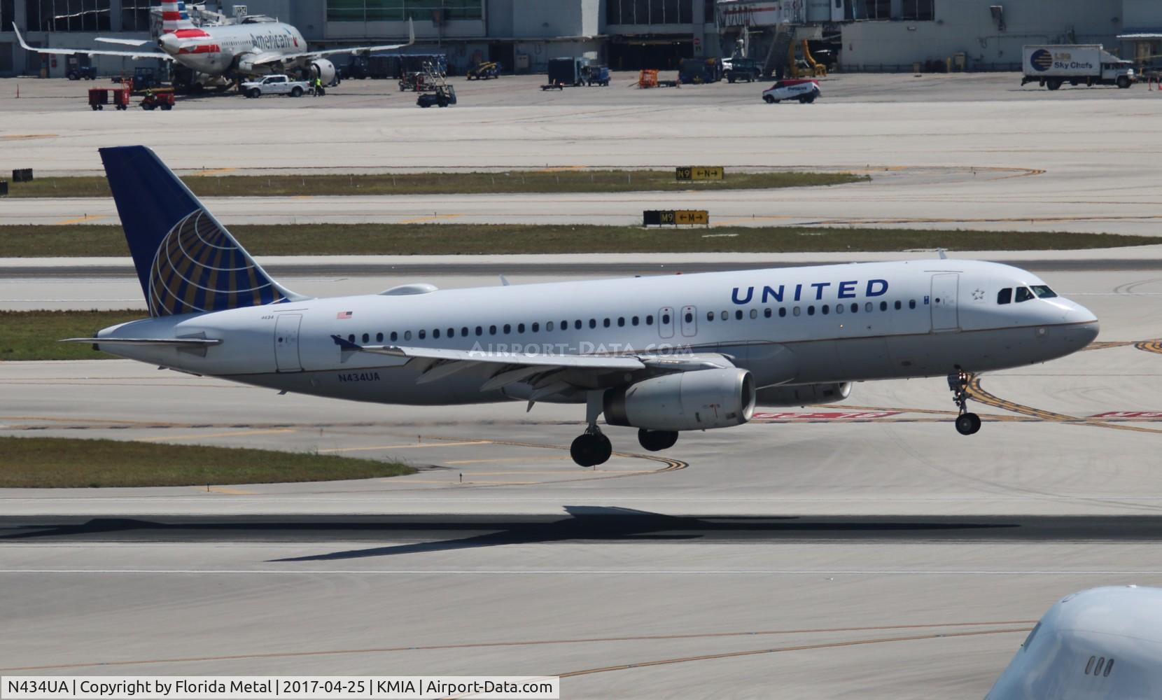 N434UA, 1996 Airbus A320-232 C/N 592, UAL A320 zx ORD-MIA