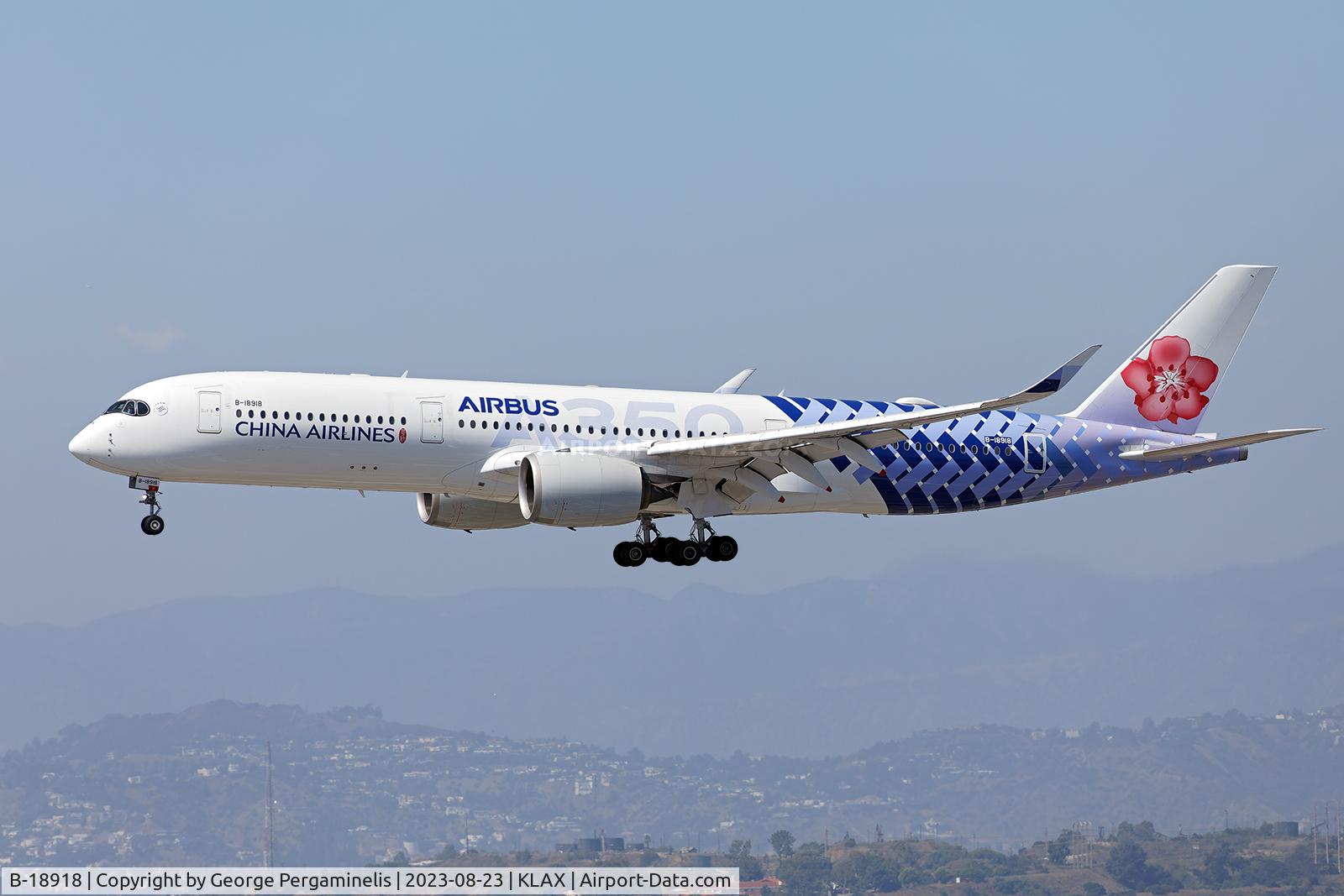 B-18918, 2018 Airbus A350-941 C/N 239, Final runway 24L at KLAX.