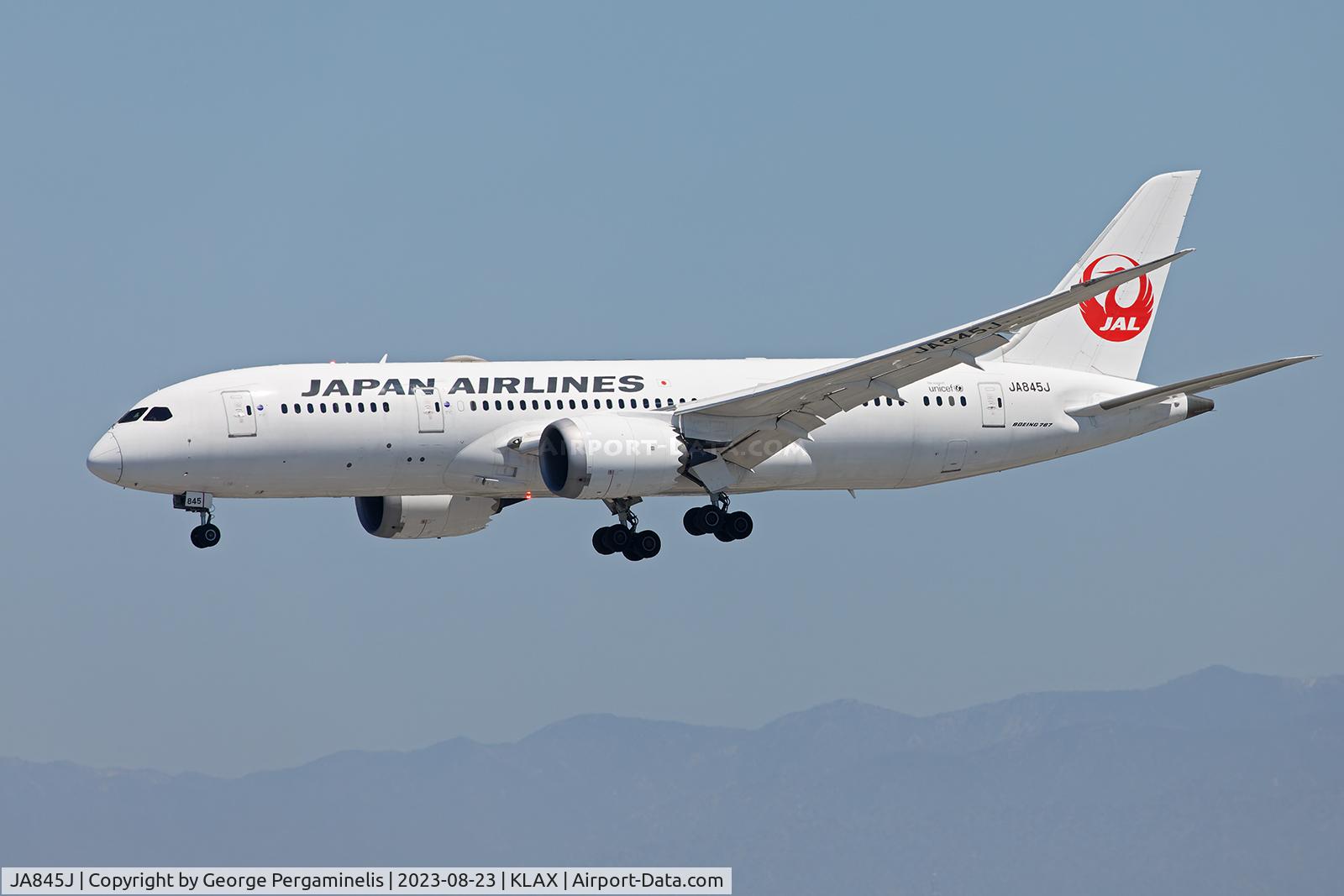 JA845J, 2016 Boeing 787-8 Dreamliner C/N 34857, Final runway 24L at KLAX.