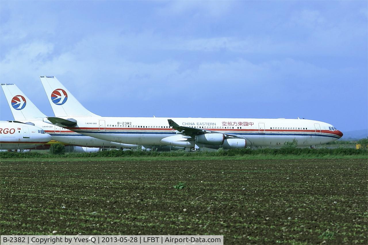B-2382, 1996 Airbus A340-313 C/N 141, Airbus A340-313, Stored and pending dismantling by Tarmac Aerosave,Tarbes-Lourdes-Pyrénées airport (LFBT-LDE)