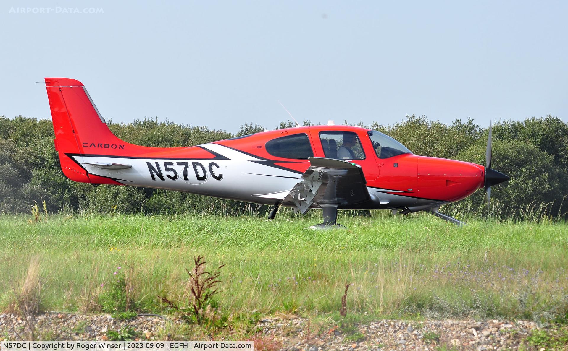 N57DC, 2023 Cirrus SR22T Carbon C/N 9202, Visiting SR22T.