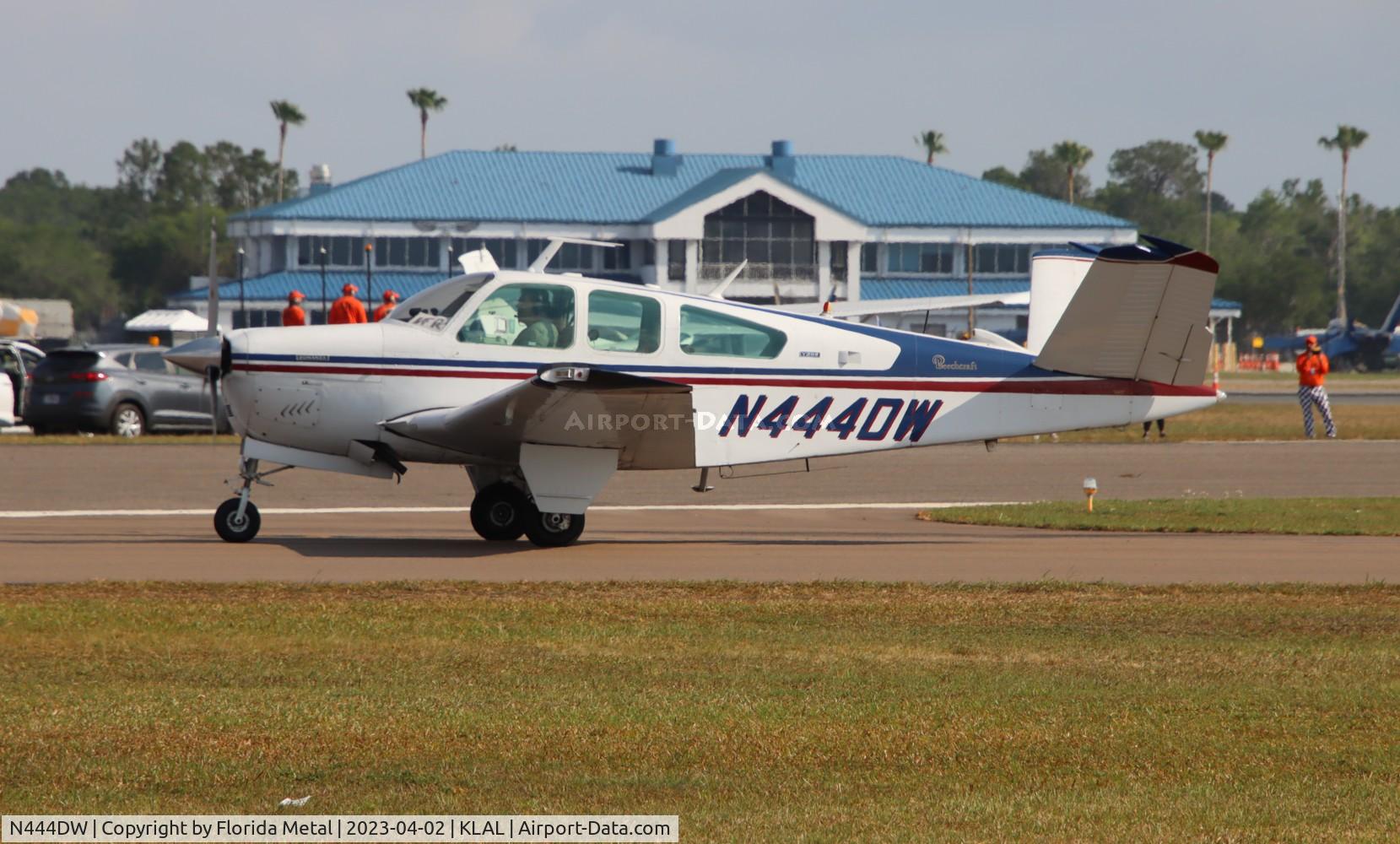 N444DW, 1972 Beech V35B Bonanza C/N D-9416, Bonanza 35 zx