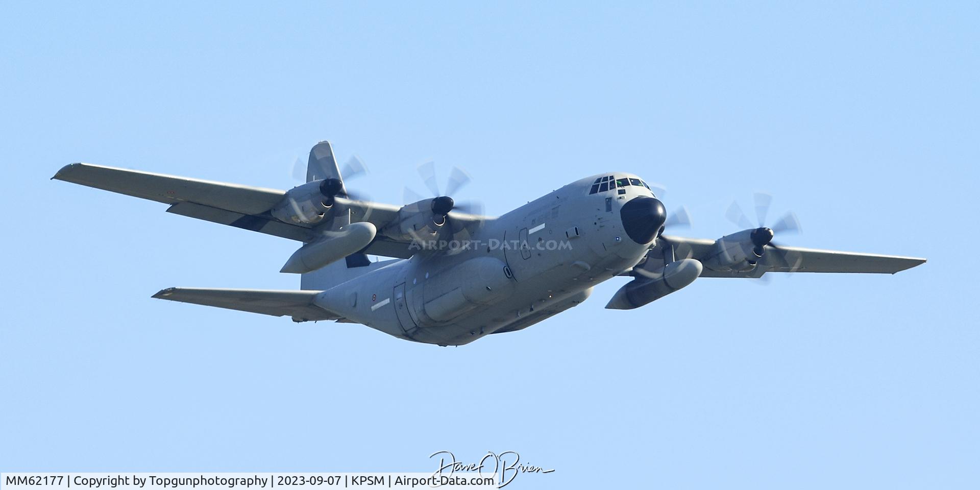 MM62177, Lockheed Martin C-130J-30 Super Hercules C/N 382-5498, ASCOT4682 departing RW16