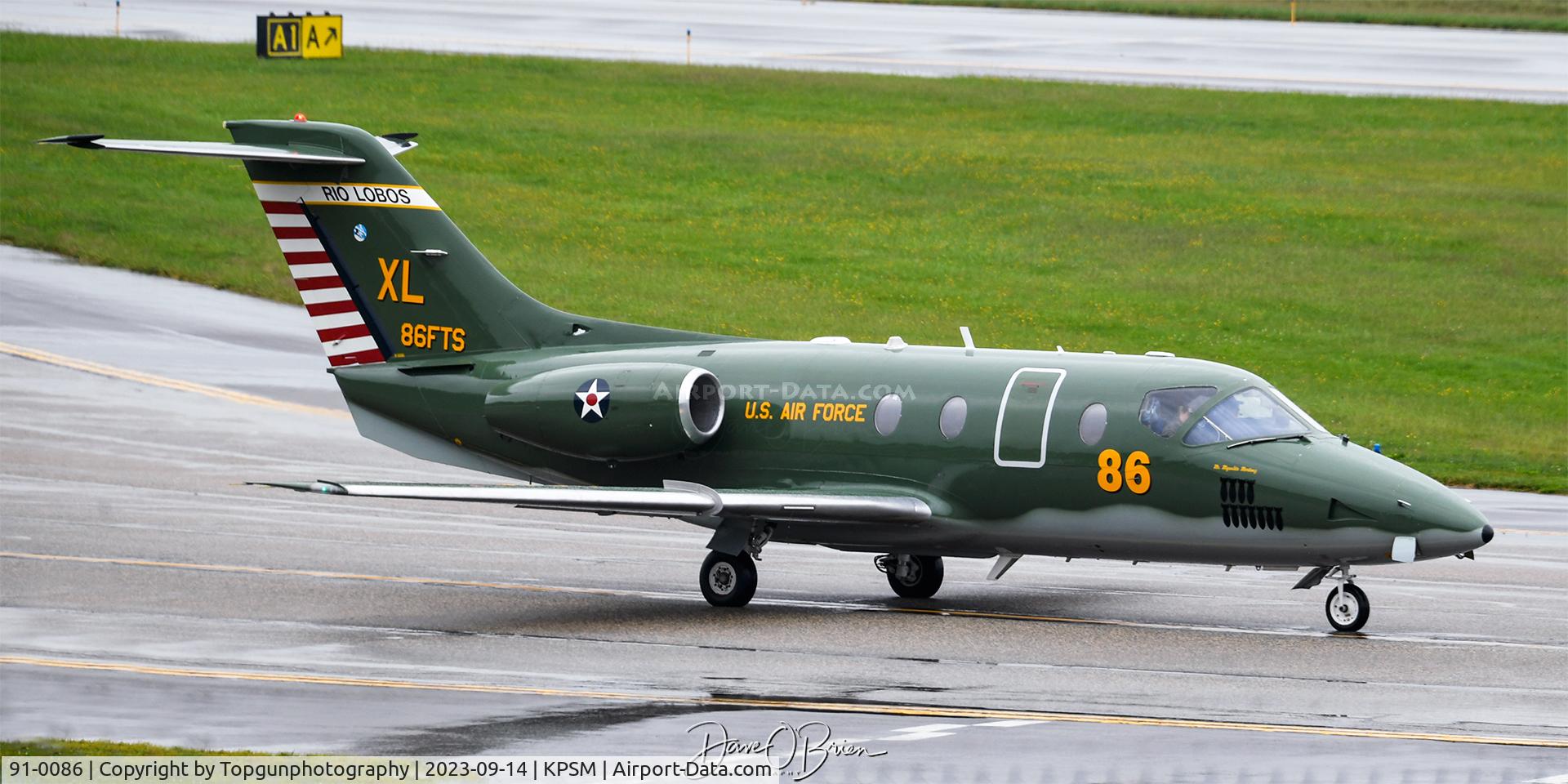 91-0086, 1991 Beechcraft T-1A Jayhawk C/N TT-27, Sweet painted T-1 Jayhawk heading out after being a static display