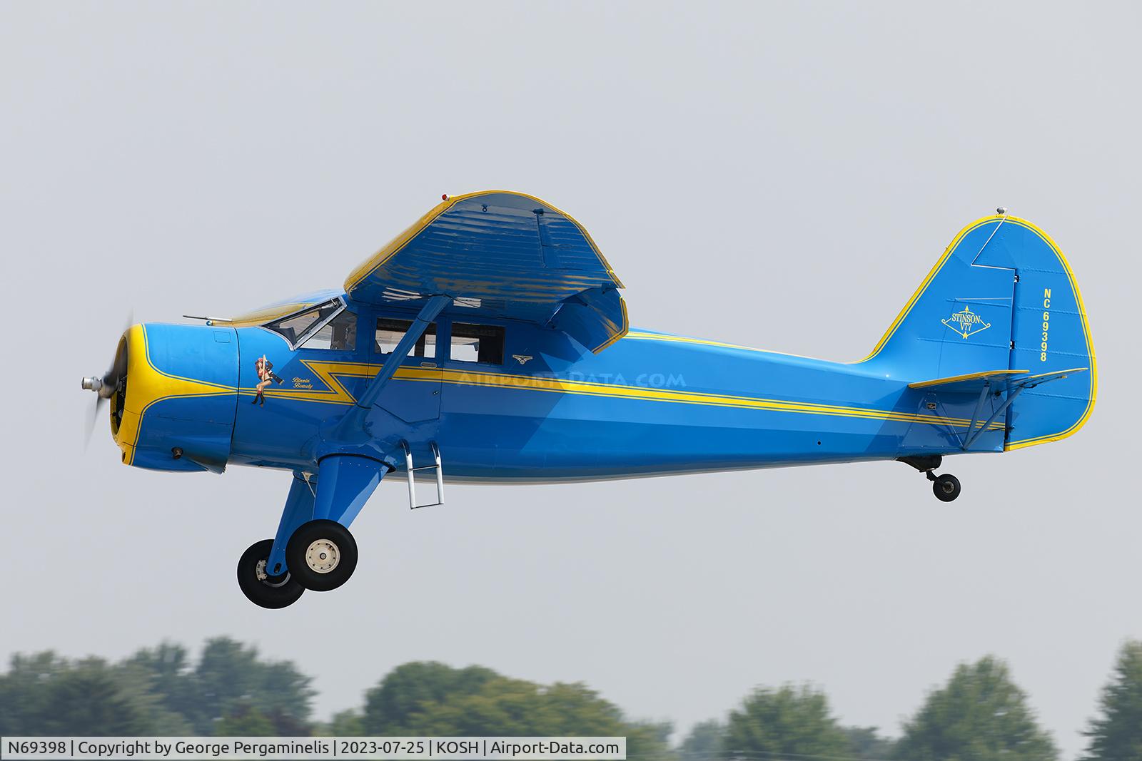 N69398, 1944 Stinson V77 Reliant C/N 77-293, Oshkosh 2023.