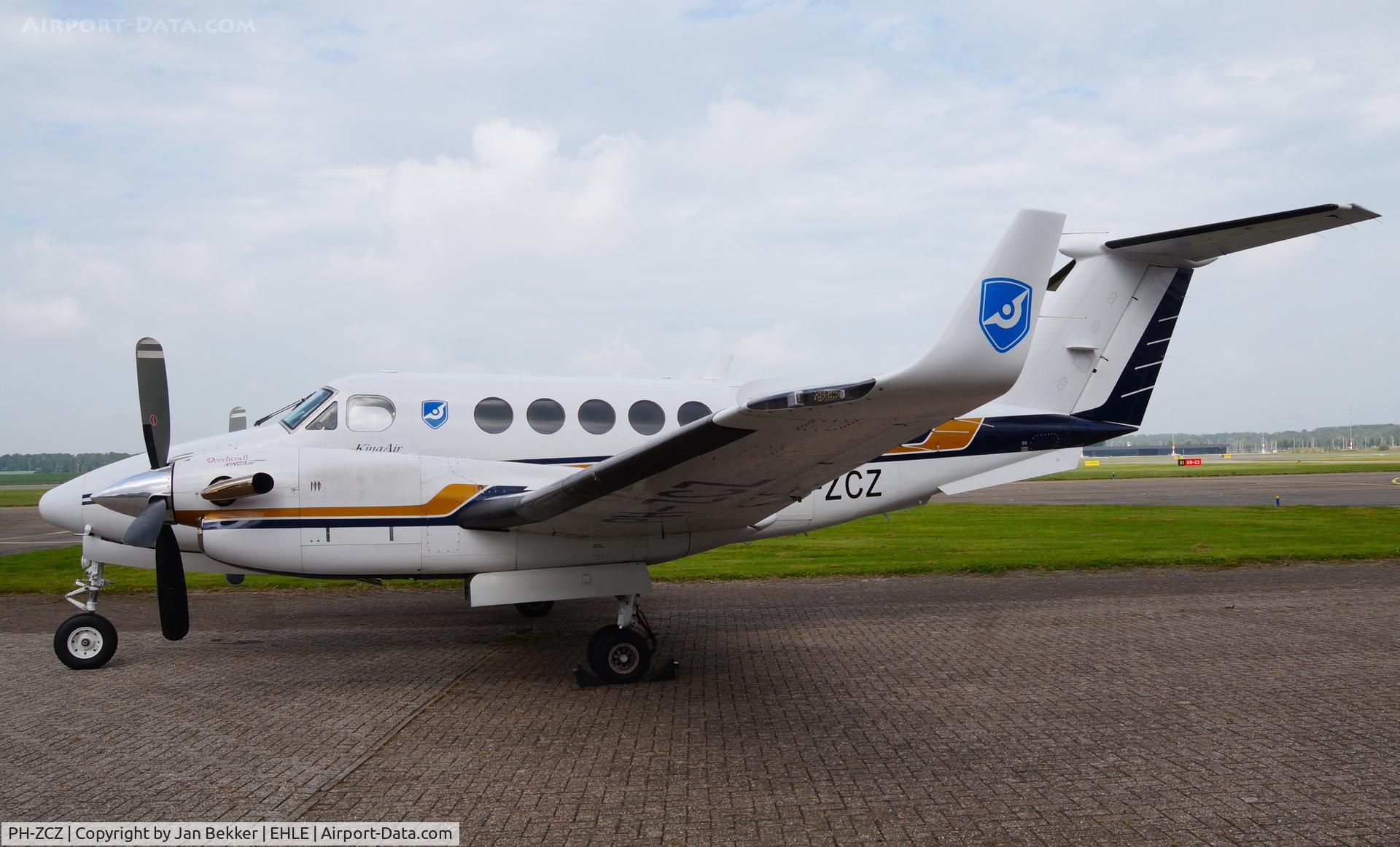 PH-ZCZ, 1987 Beech B200 King Air C/N BB-1281, Lelystad Airport.