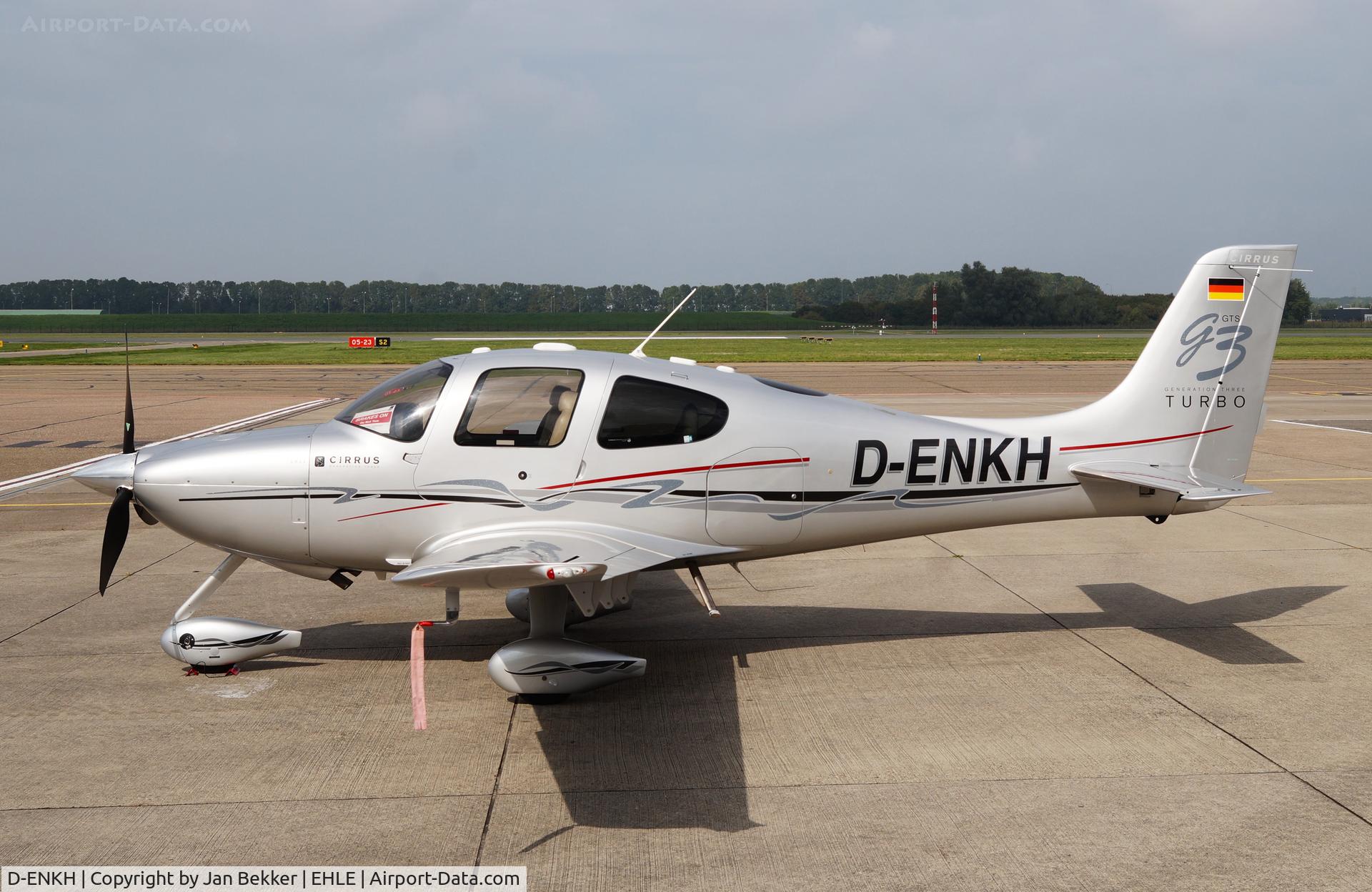 D-ENKH, 2008 Cirrus SR22 G3 GTS Turbo C/N 3065, Lelystad Airport