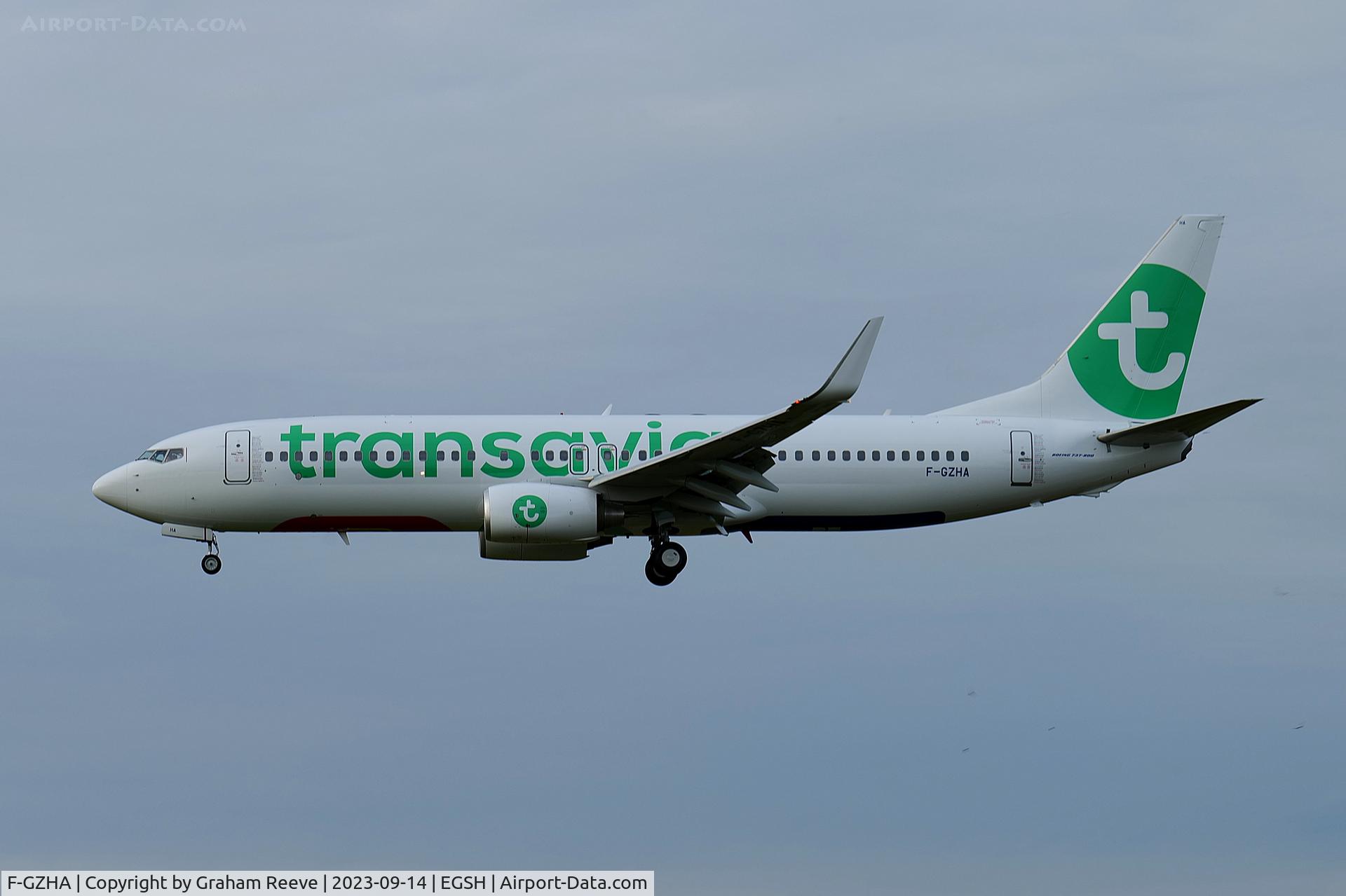 F-GZHA, 2007 Boeing 737-8GJ C/N 34901, Landing at Norwich.