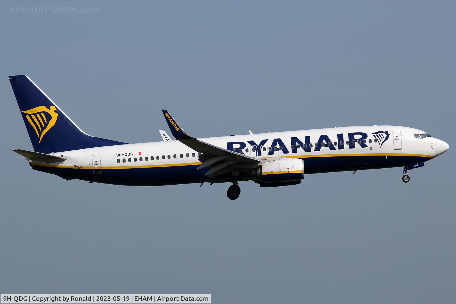 9H-QDG, 2016 Boeing 737-8AS C/N 44756, at spl
