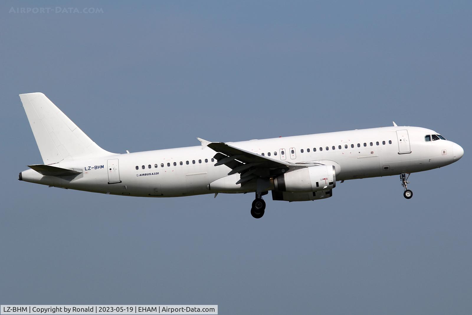 LZ-BHM, 2005 Airbus A320-232 C/N 2457, at spl