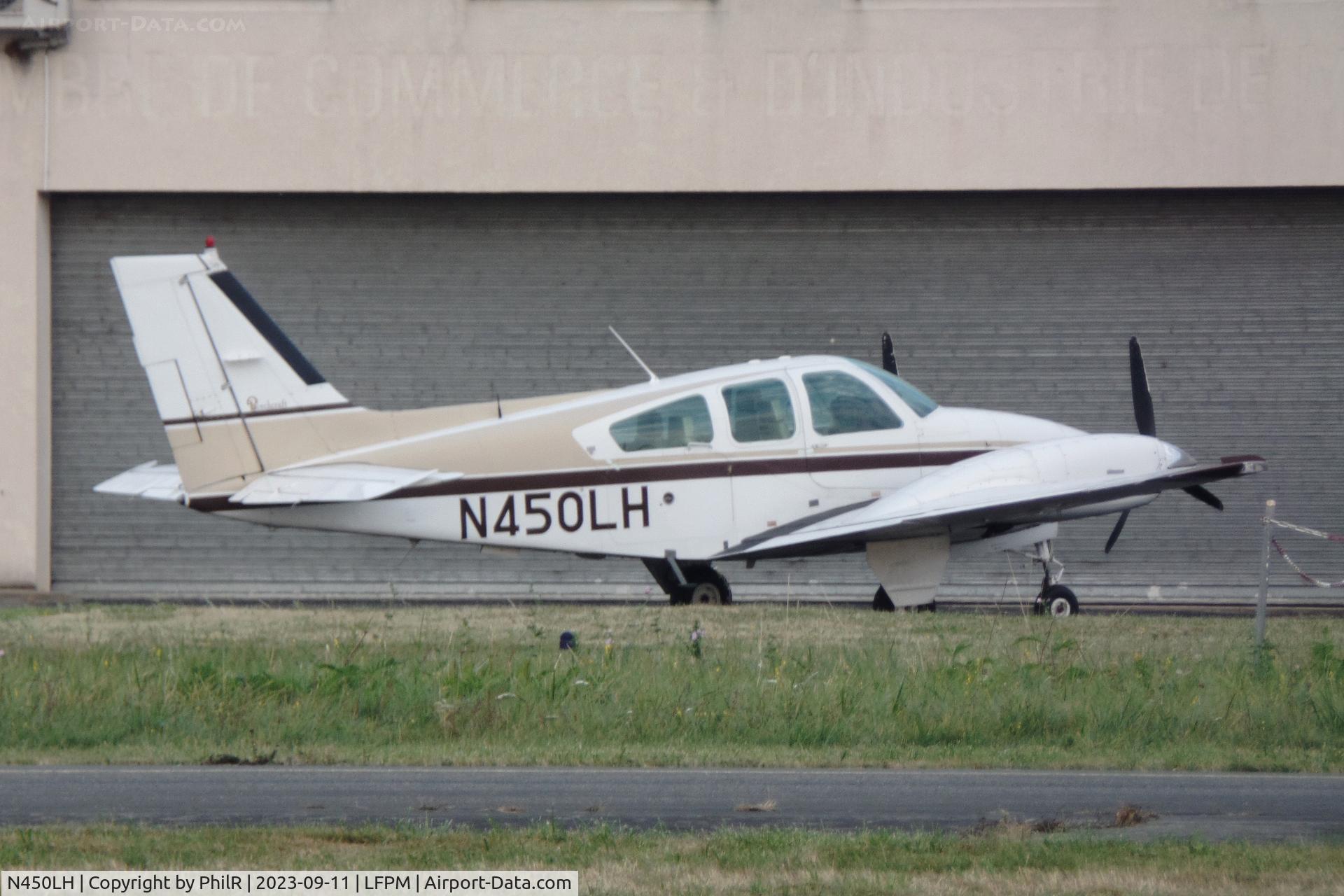 N450LH, Beech 95-B55 Baron C/N TC-2215, N450LH Beech 95-B55 Baron Melun-Villaroche