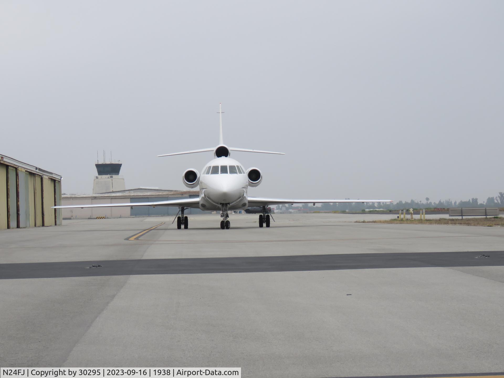 N24FJ, 1995 Dassault Mystere Falcon 900 C/N 143, Starting up