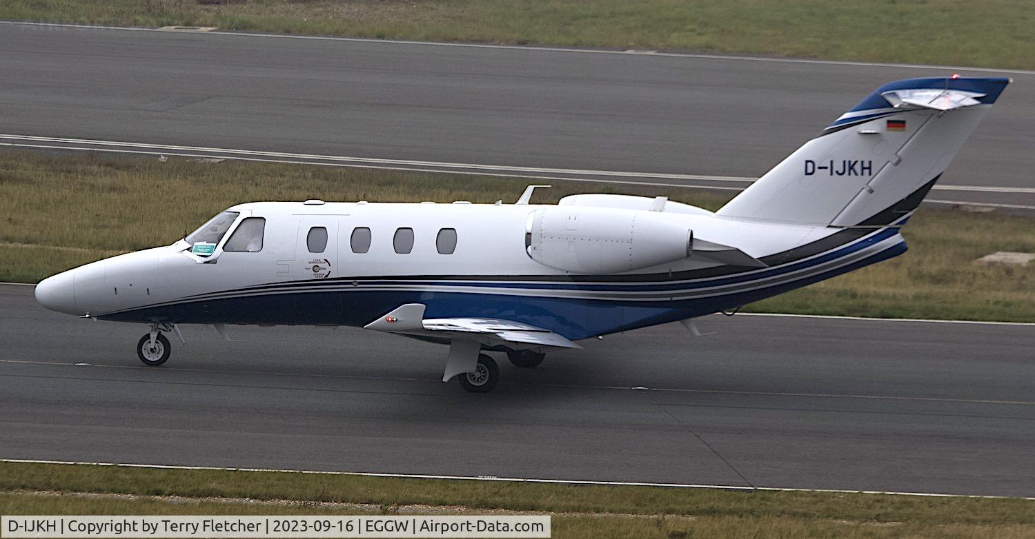 D-IJKH, 2016 Cessna 525 Citation M2 C/N 525-0929, At Luton Airport