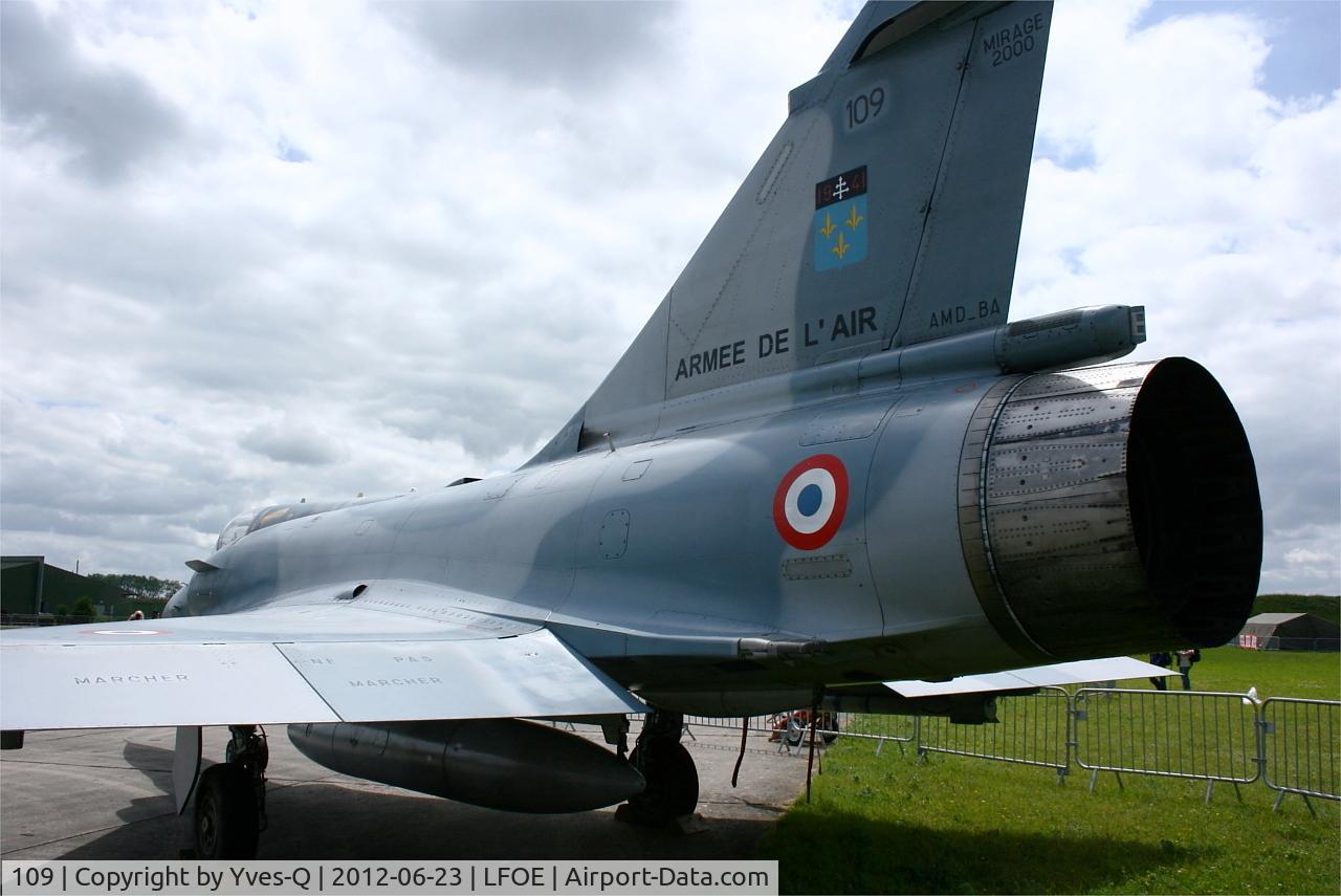 109, Dassault Mirage 2000C C/N 375, Dassault Mirage 2000C, Static display, Evreux-Fauville Air Base 105 (LFOE)