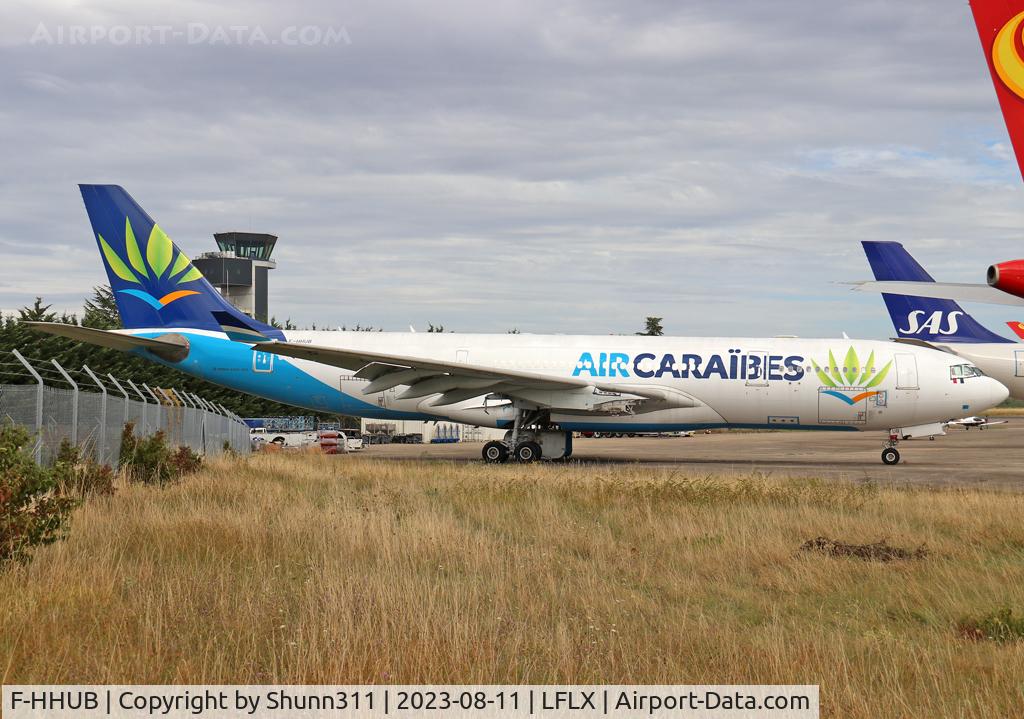 F-HHUB, 2000 Airbus A330-223 C/N 343, Stored without engines...