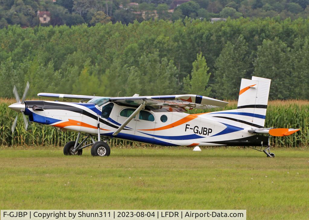 F-GJBP, Pilatus PC-6/B2-H4 Turbo Porter C/N 716, Arriving from paratrooping flight...