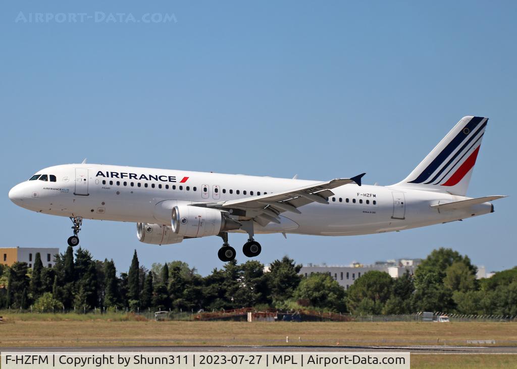 F-HZFM, 2013 Airbus A320-214 C/N 5887, Landing rwy 12L