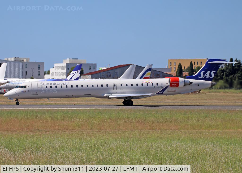 EI-FPS, 2017 Bombardier CRJ 900LR (CL-600-2D24) C/N 15437, Ready for take off rwy 12L