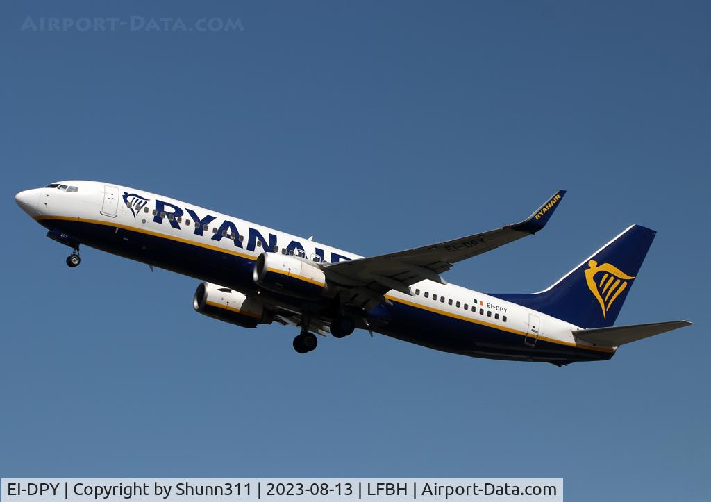 EI-DPY, 2007 Boeing 737-8AS C/N 33615, Climbing after take off...