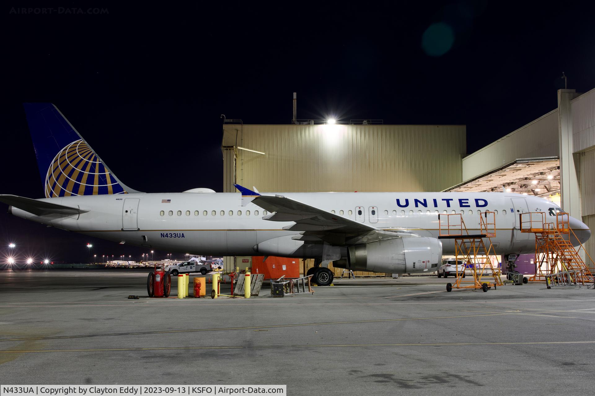 N433UA, 1996 Airbus A320-232 C/N 589, SFO 2023.