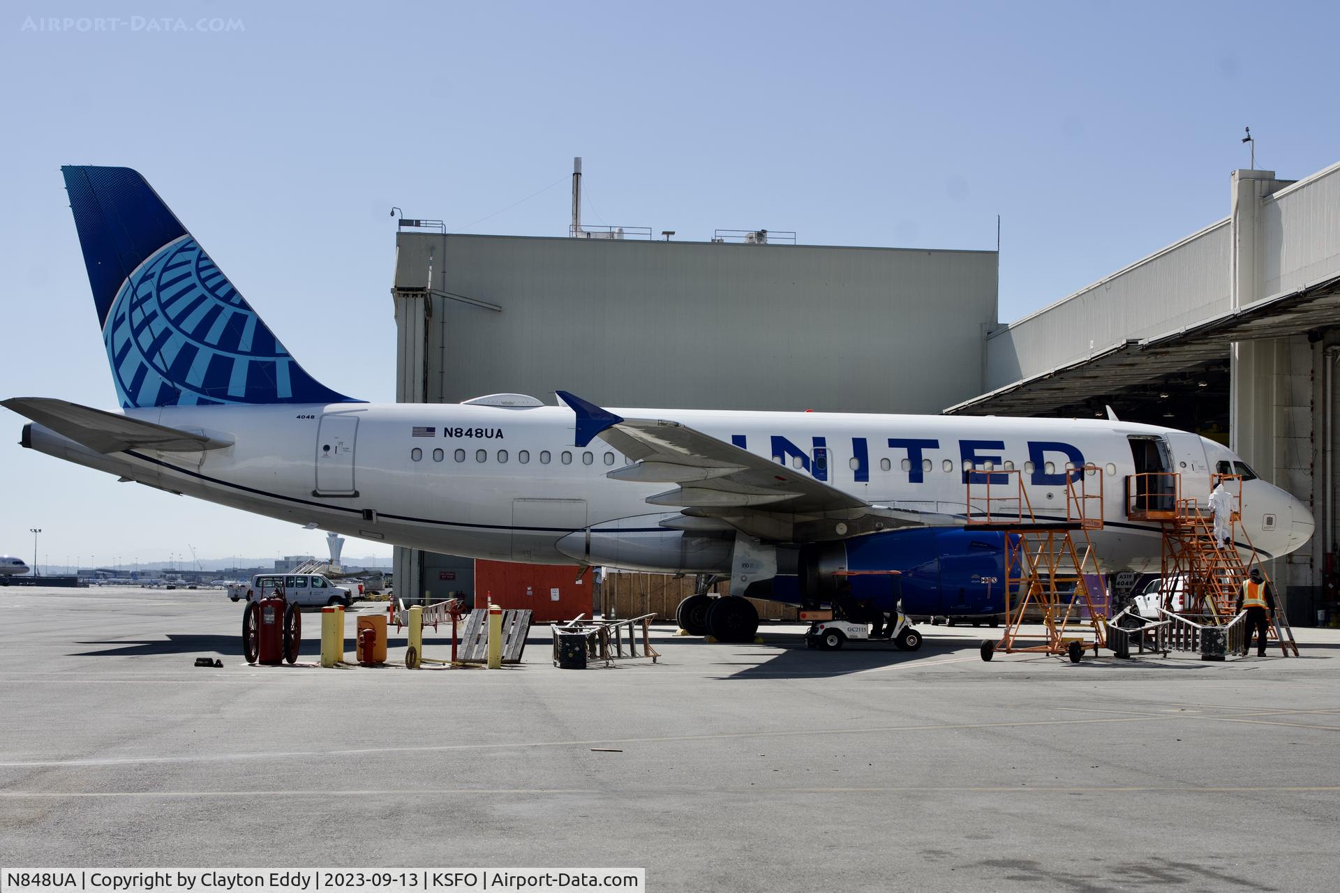 N848UA, 2002 Airbus A319-131 C/N 1647, SFO 2023.